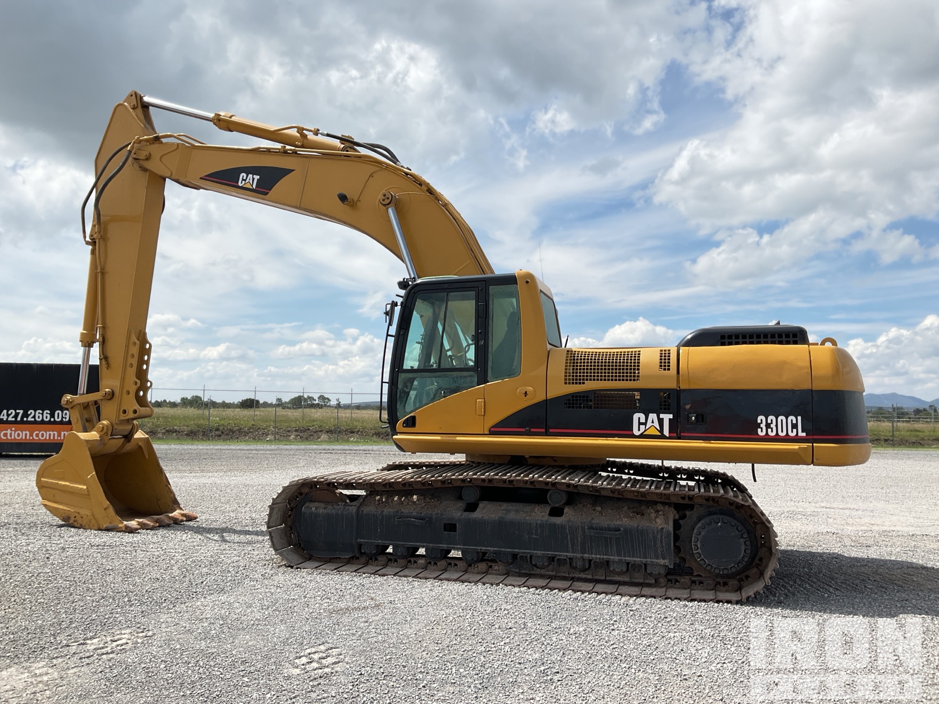 2005 Caterpillar 330C L