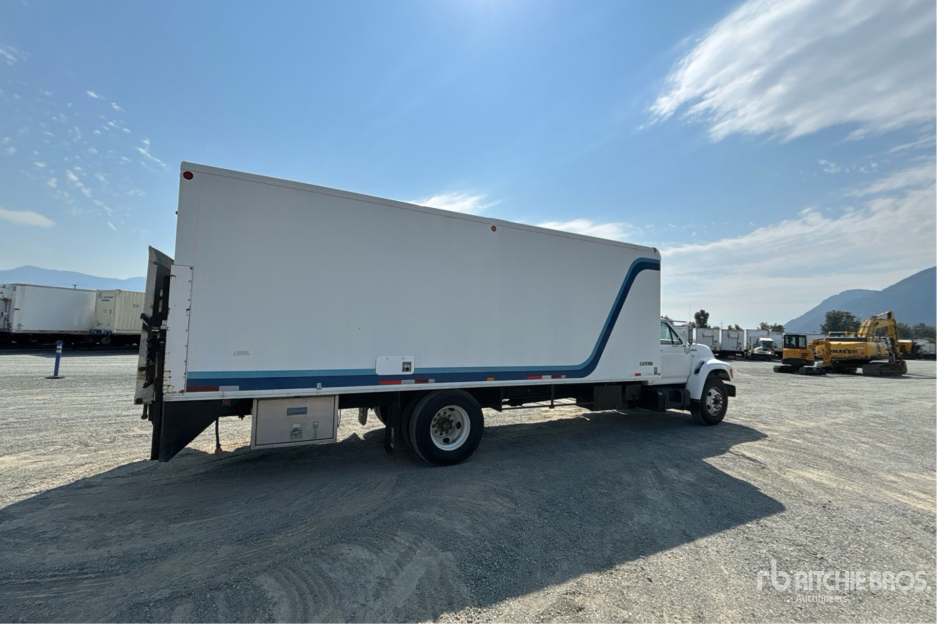 1999 Ford F-800
