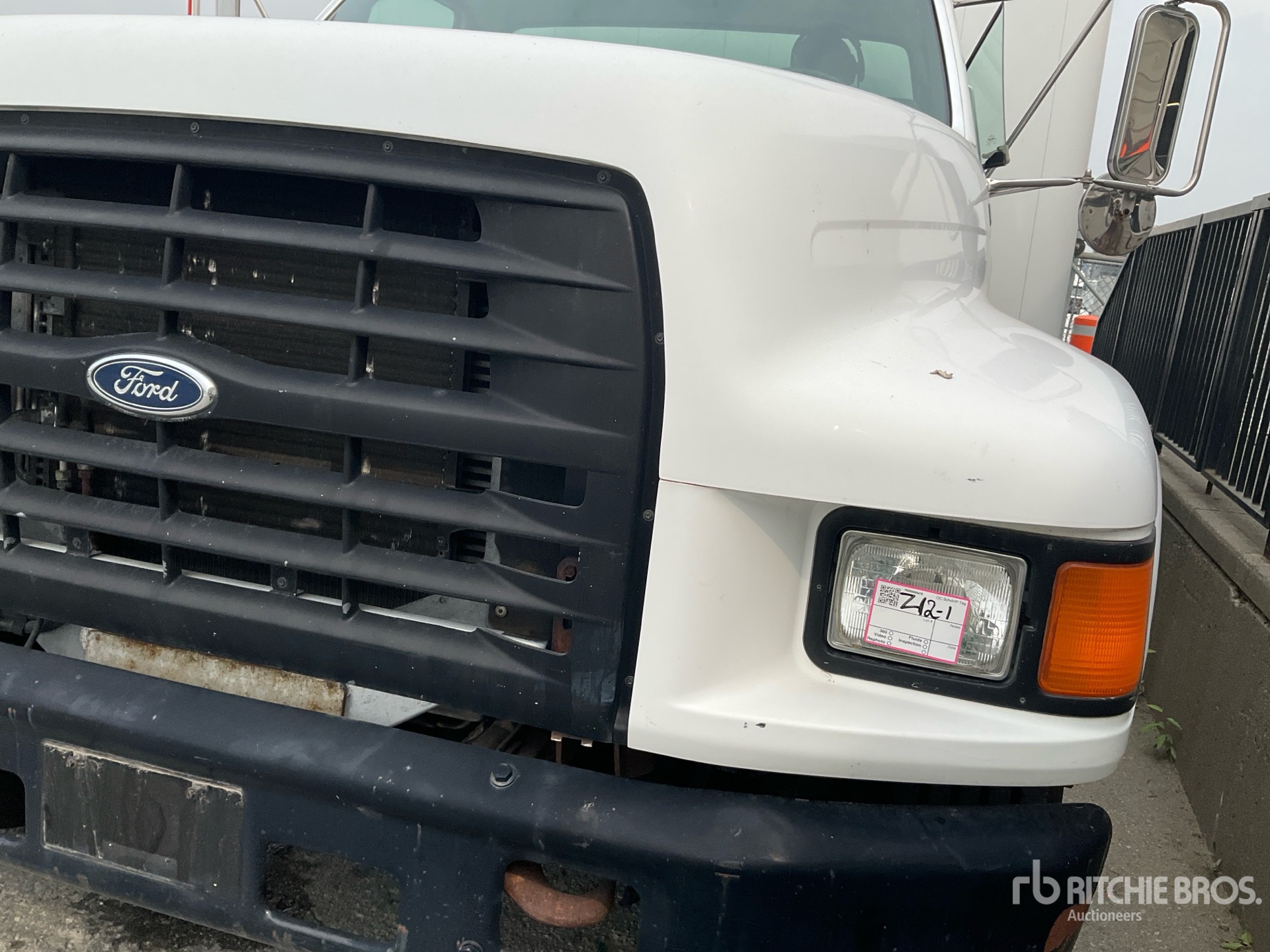 1999 Ford F-800