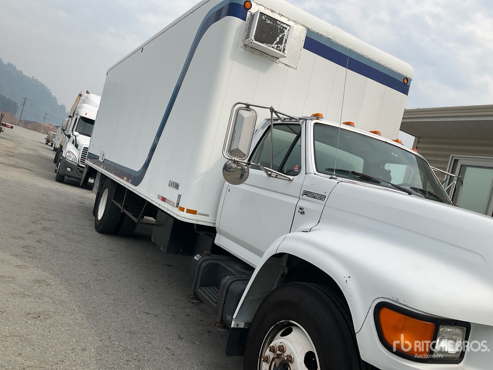 1999 Ford F-800
