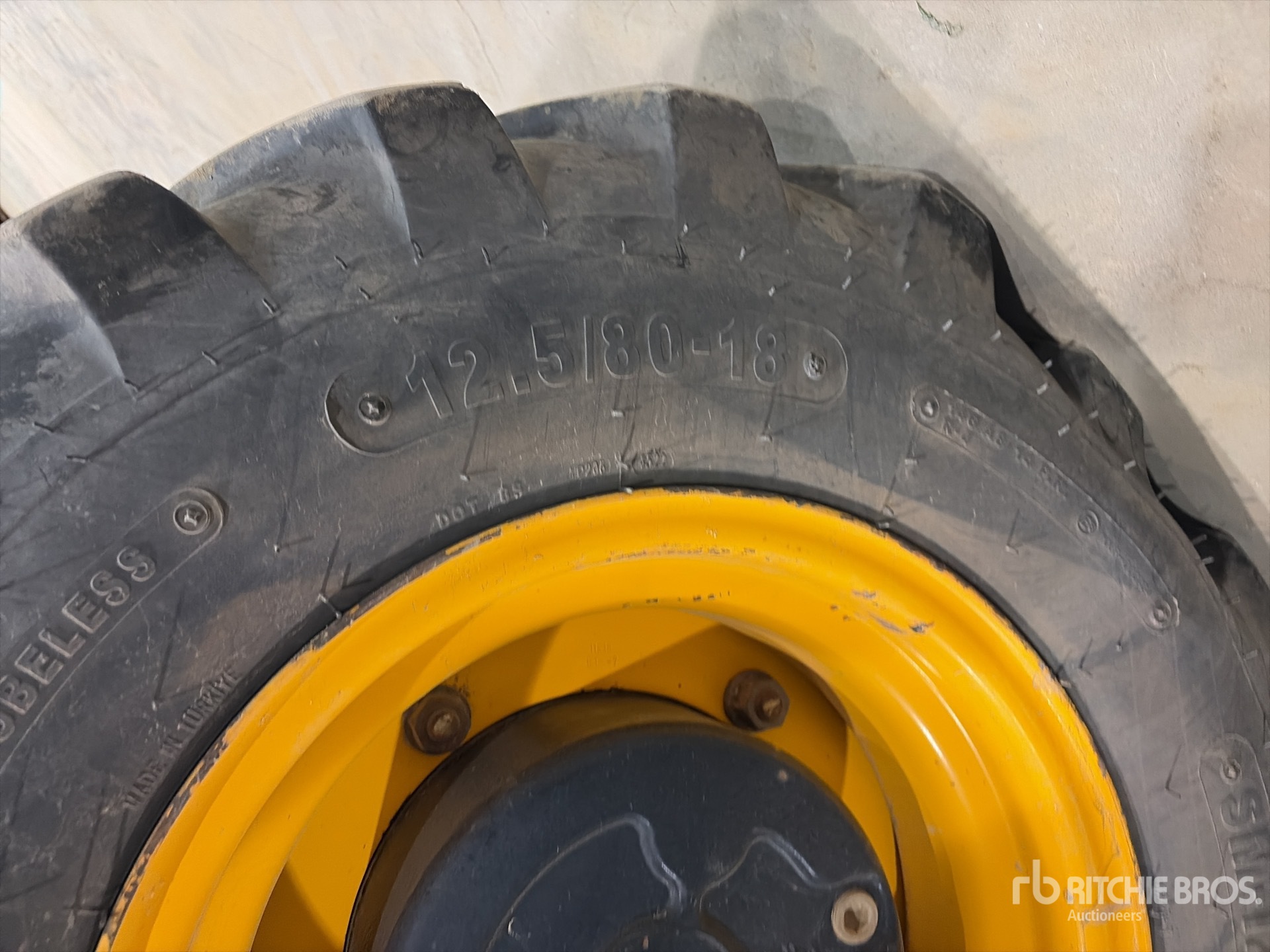 2019 JCB 9404