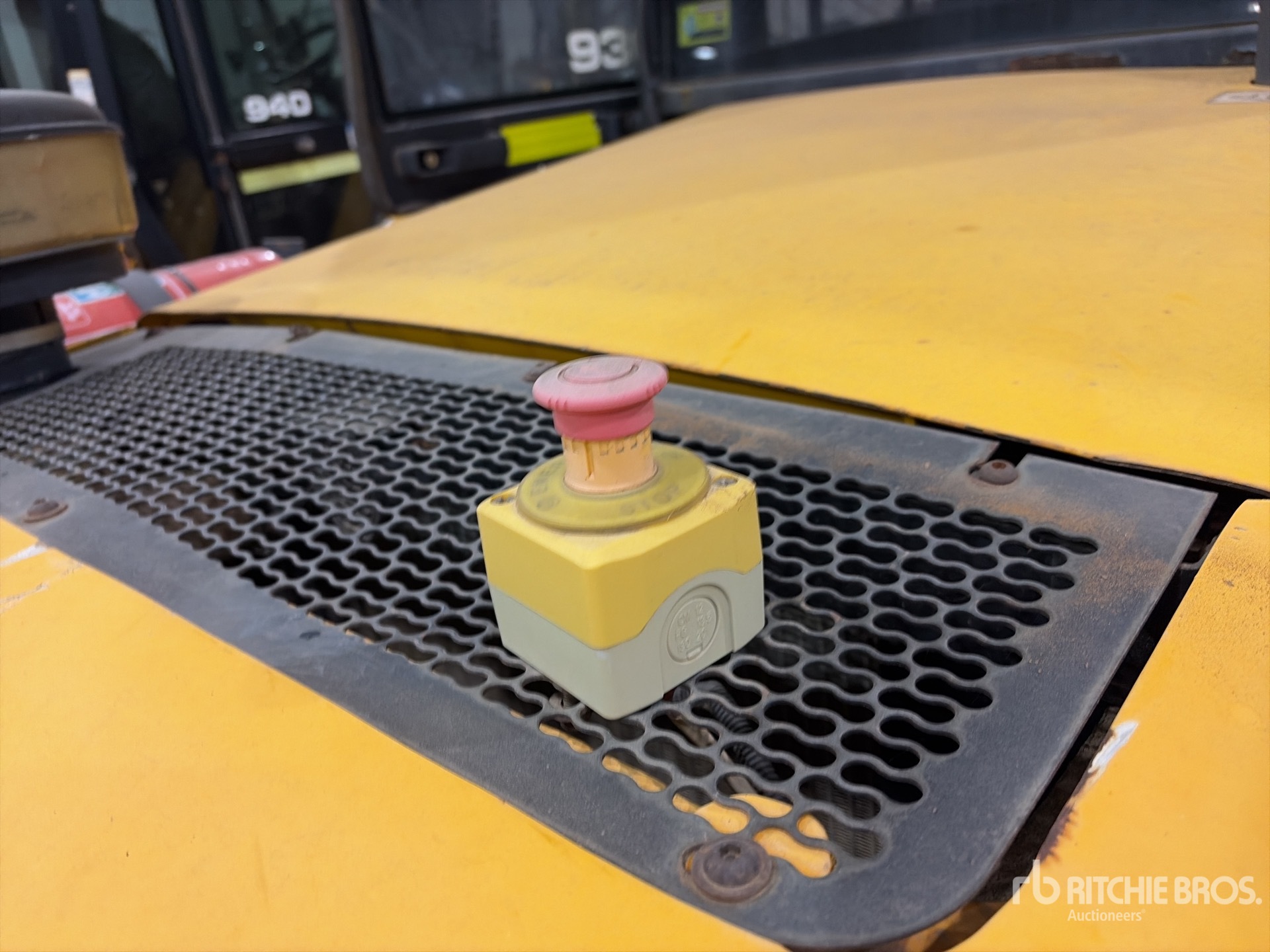 2018 JCB 9304