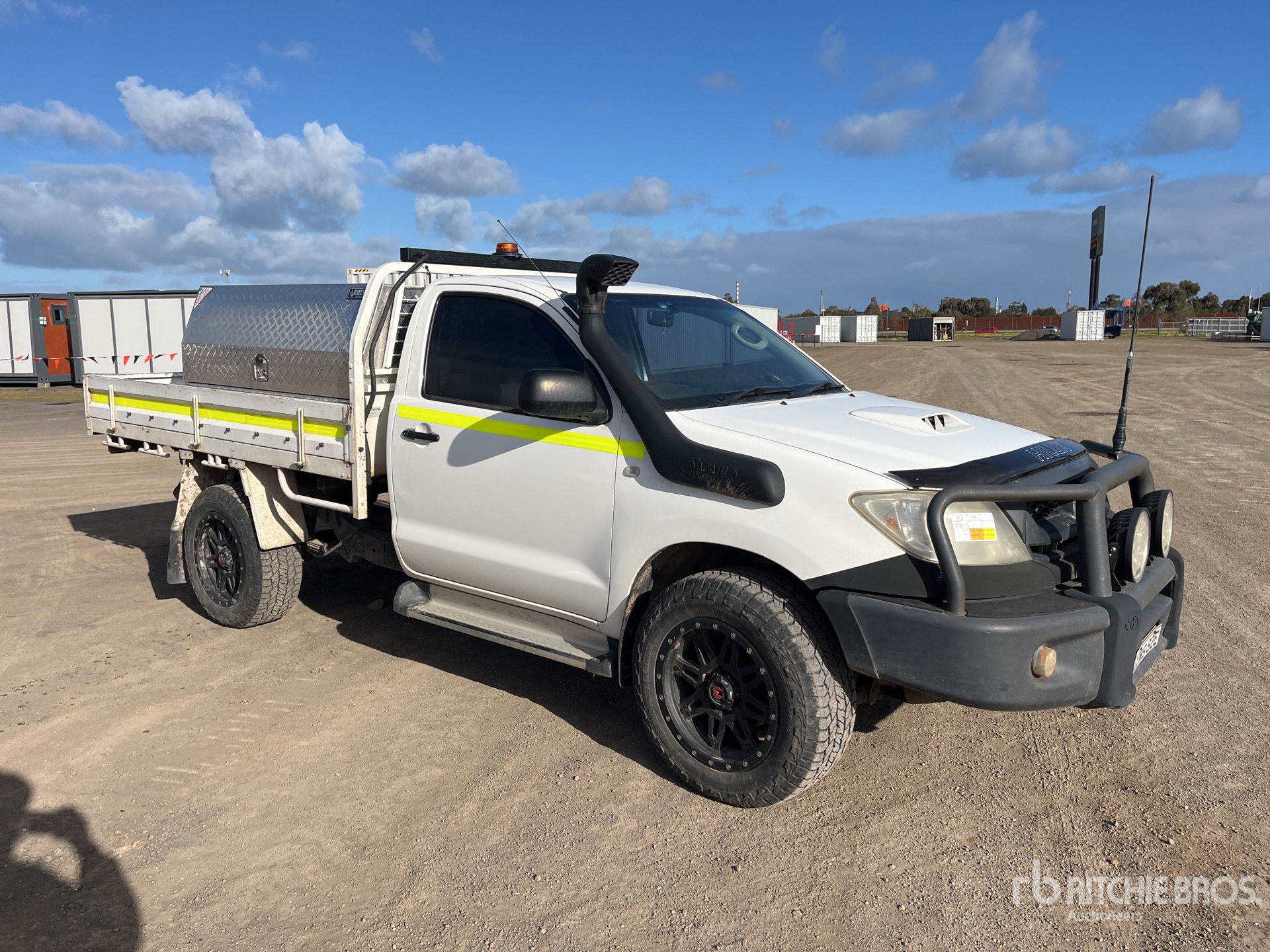 Photo of 2011 Toyota HILUX