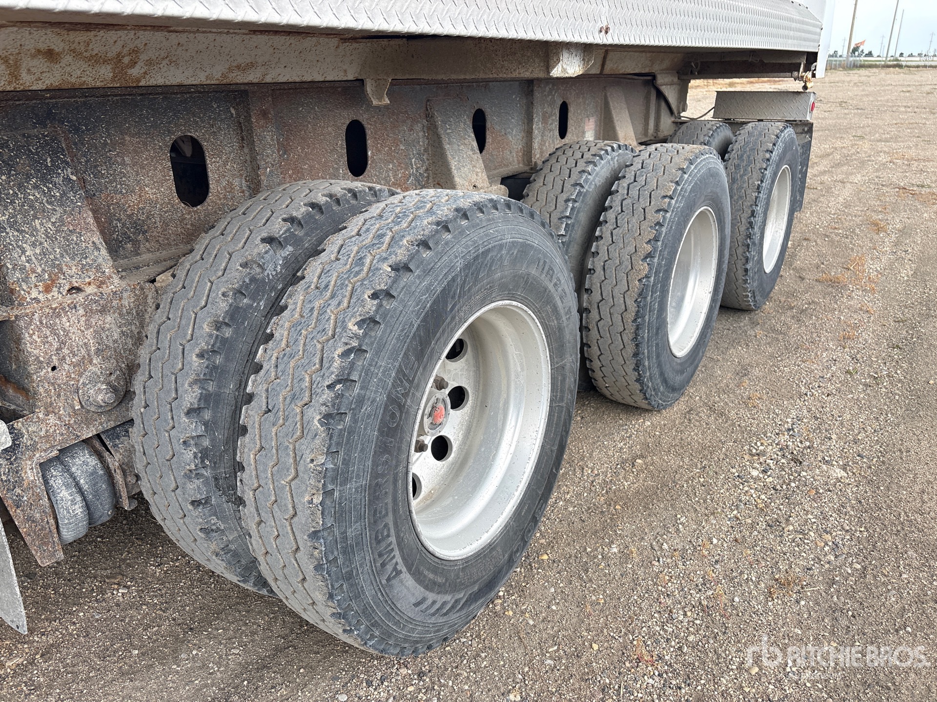2014 Arnes 29 FT TRI/A