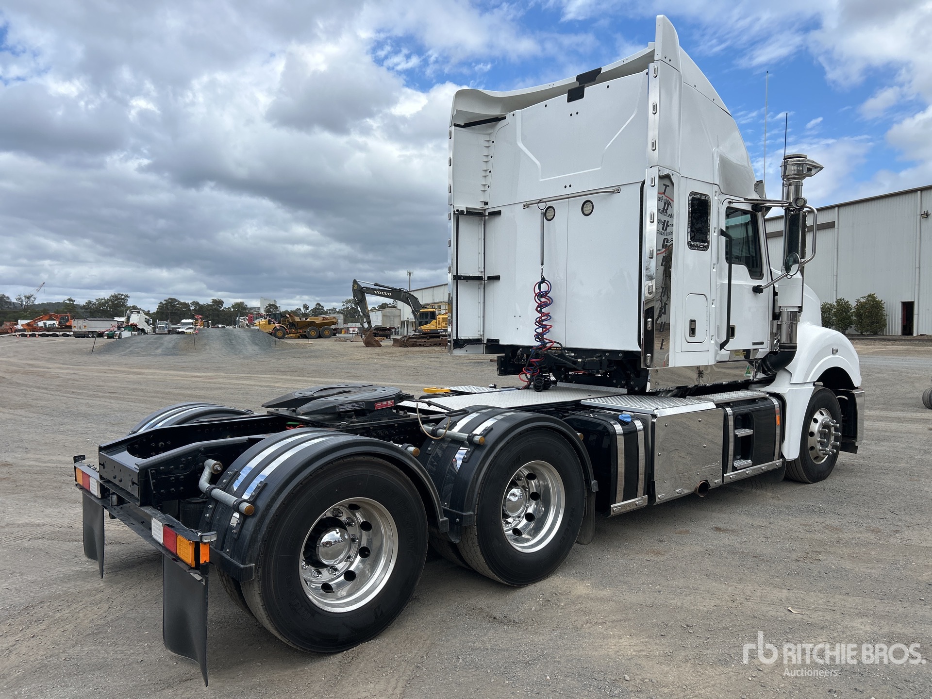 2022 Mack CLXT SUPER-LINE