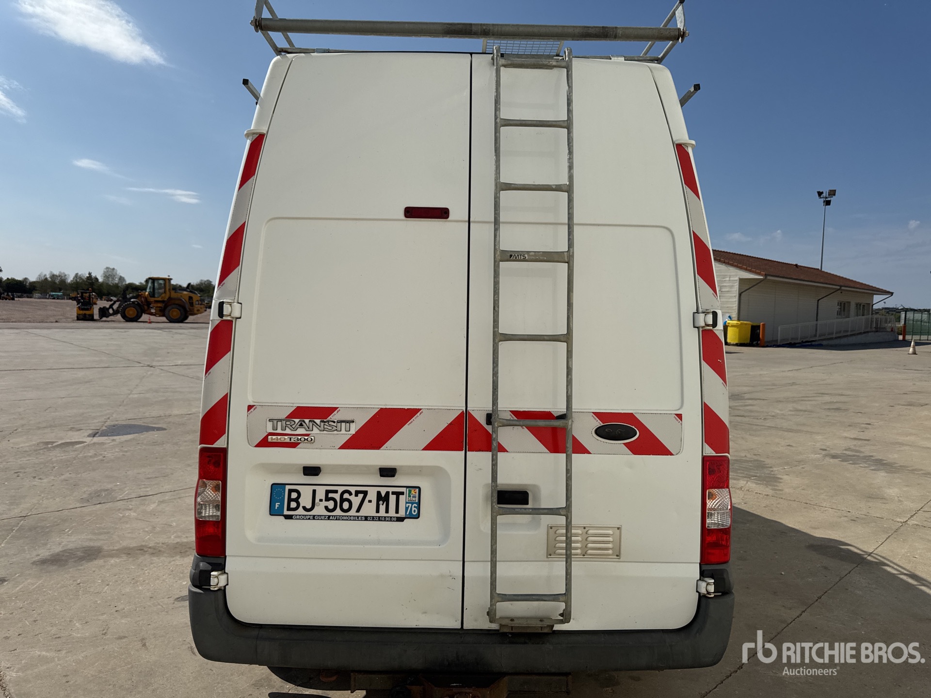 2011 Ford TRANSIT 140T300
