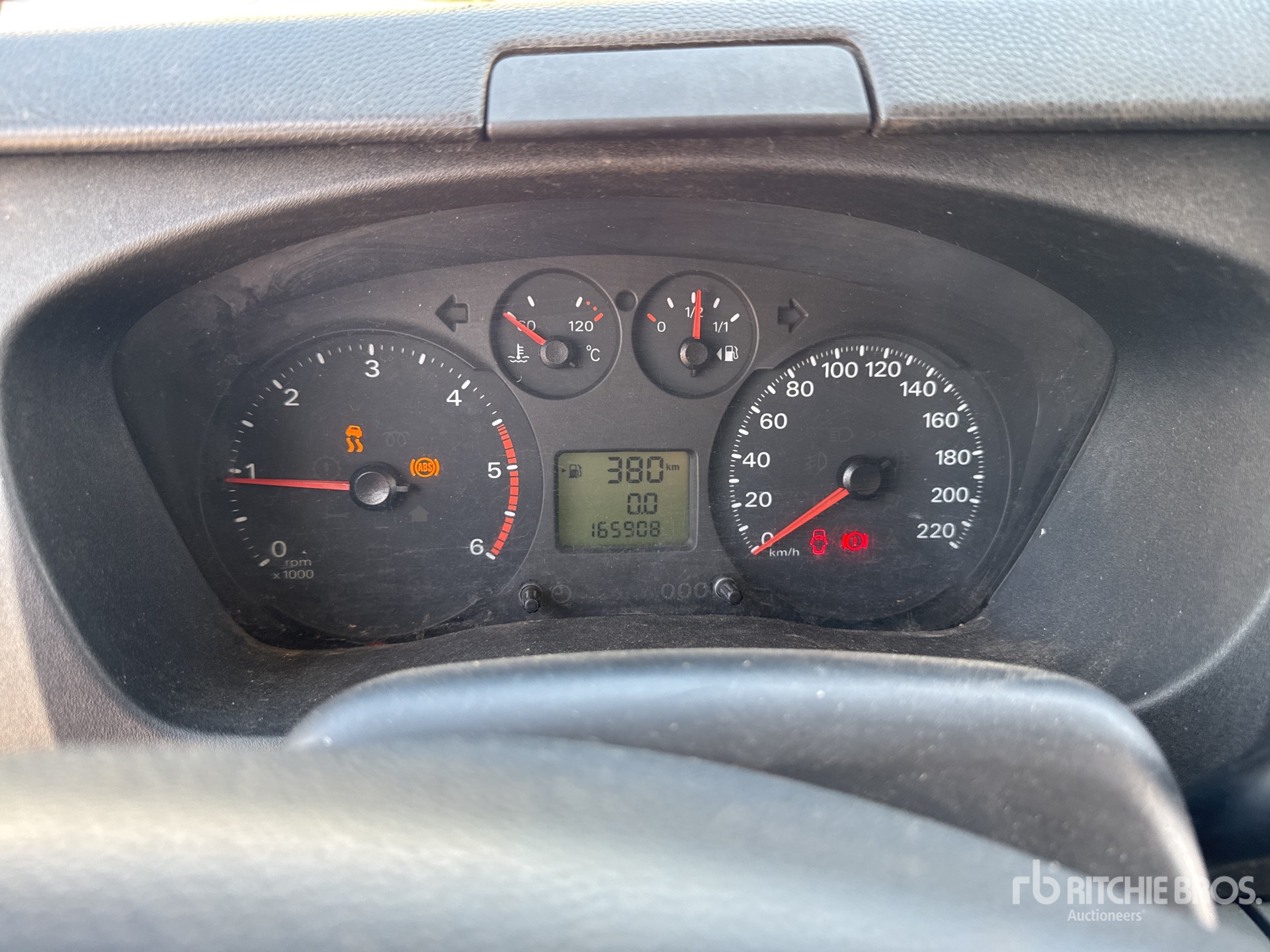 2011 Ford TRANSIT 140T300