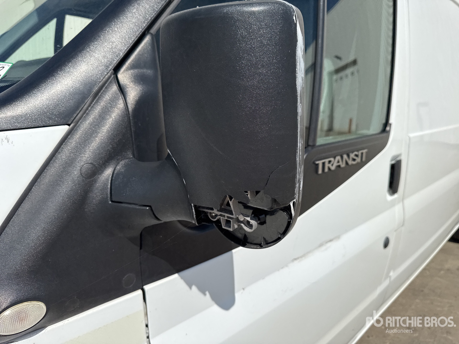 2011 Ford TRANSIT 140T300