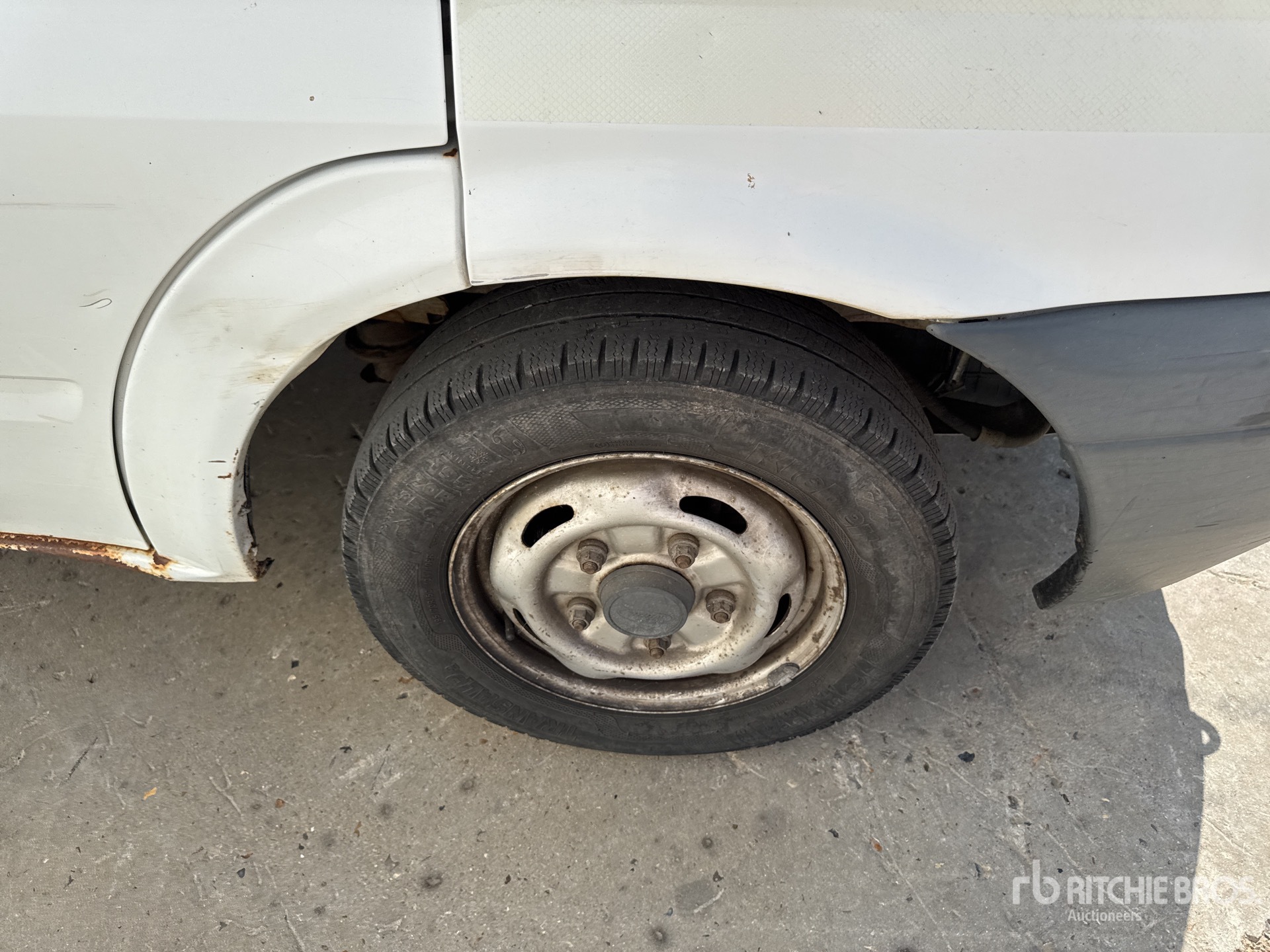 2011 Ford TRANSIT 140T300