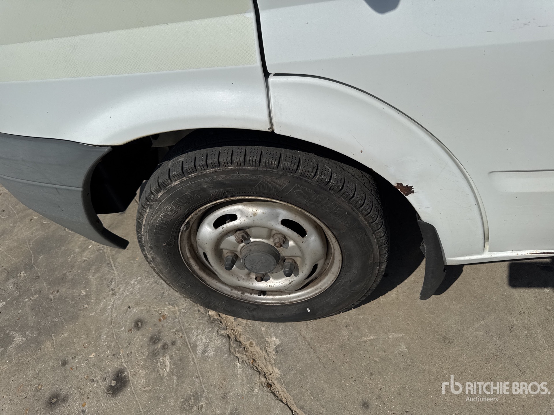 2011 Ford TRANSIT 140T300