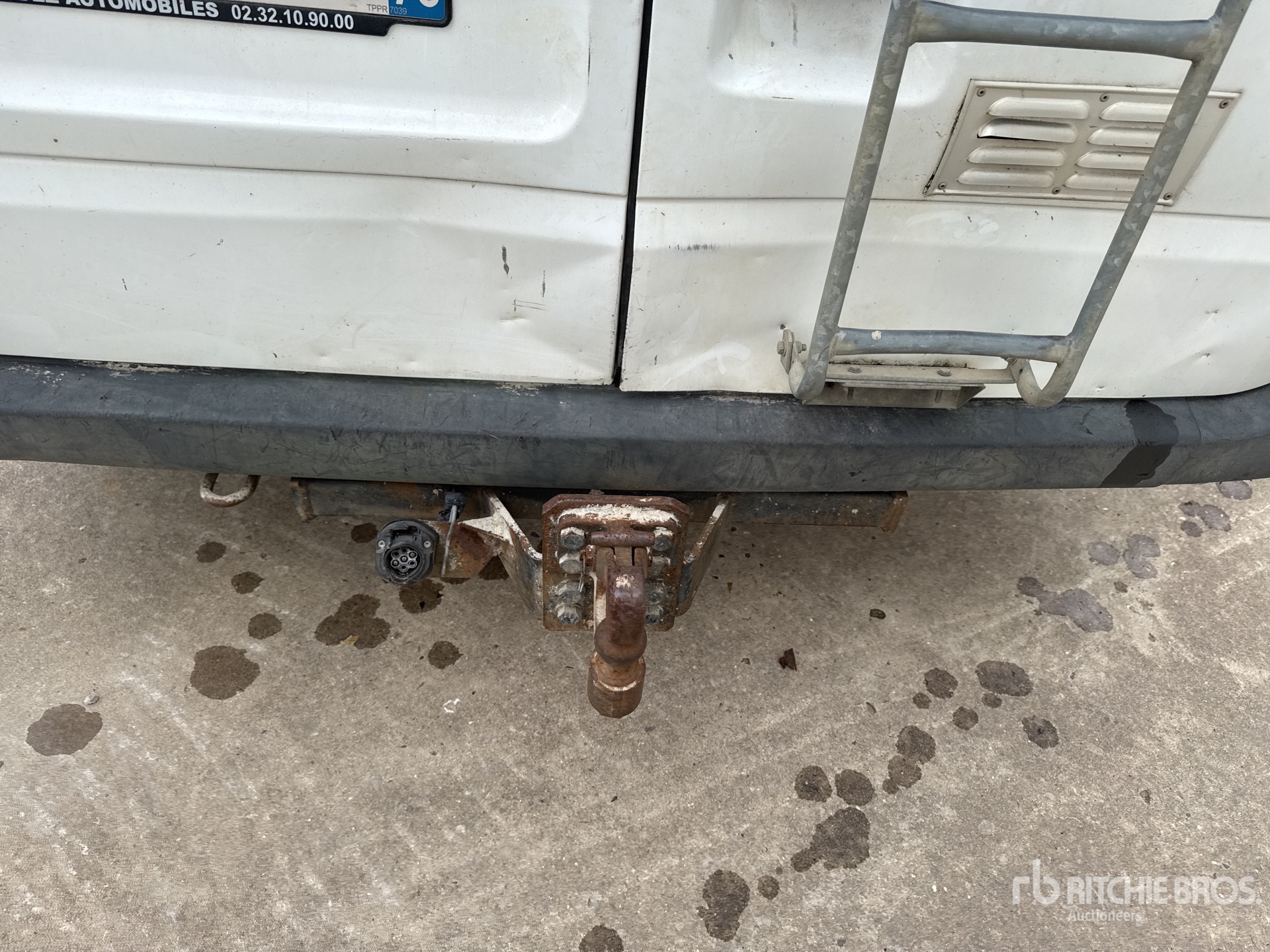 2011 Ford TRANSIT 140T300