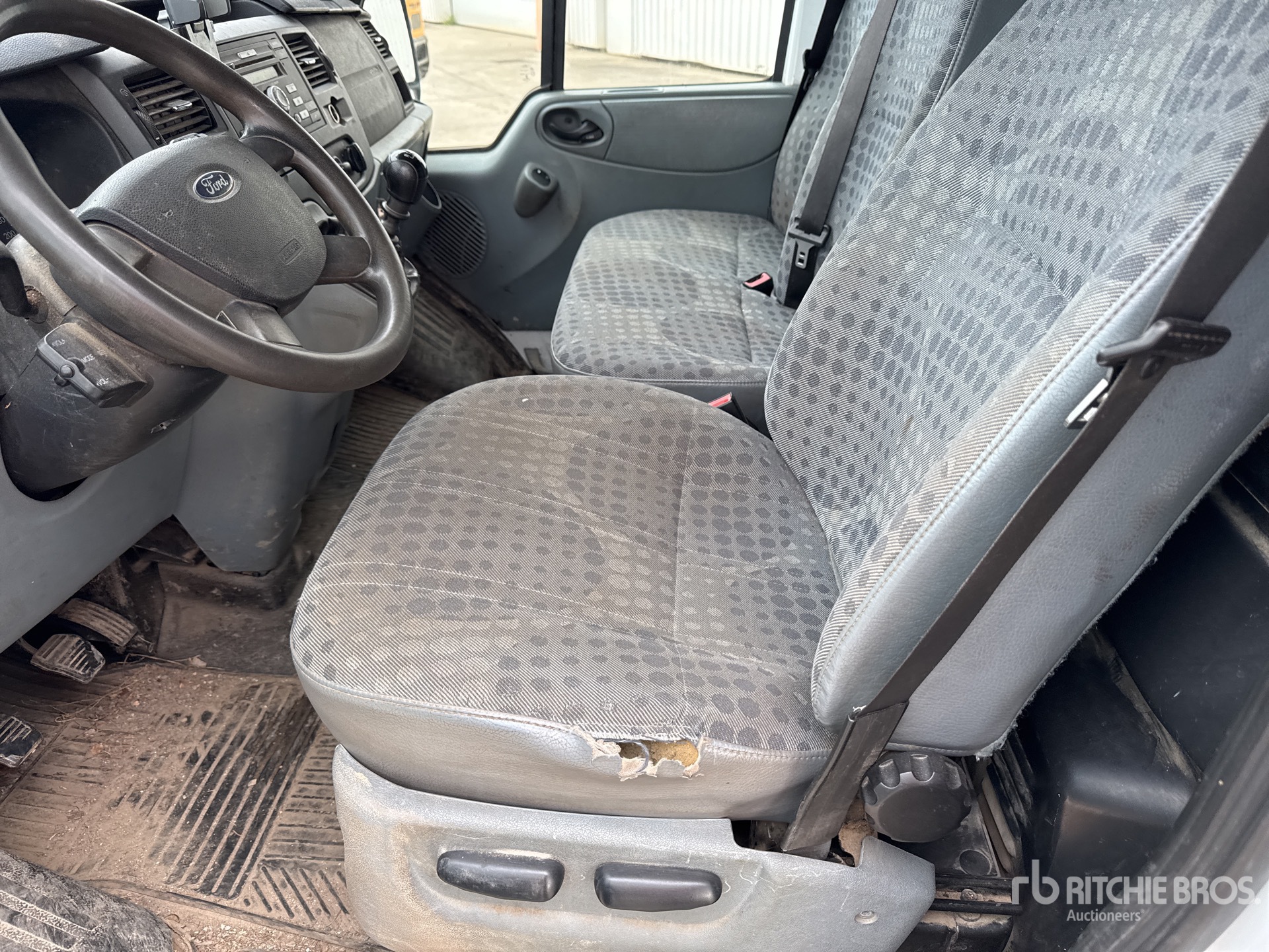 2011 Ford TRANSIT 140T300
