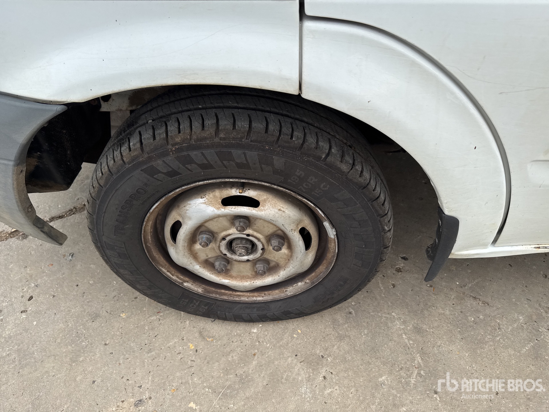 2011 Ford TRANSIT 140T300