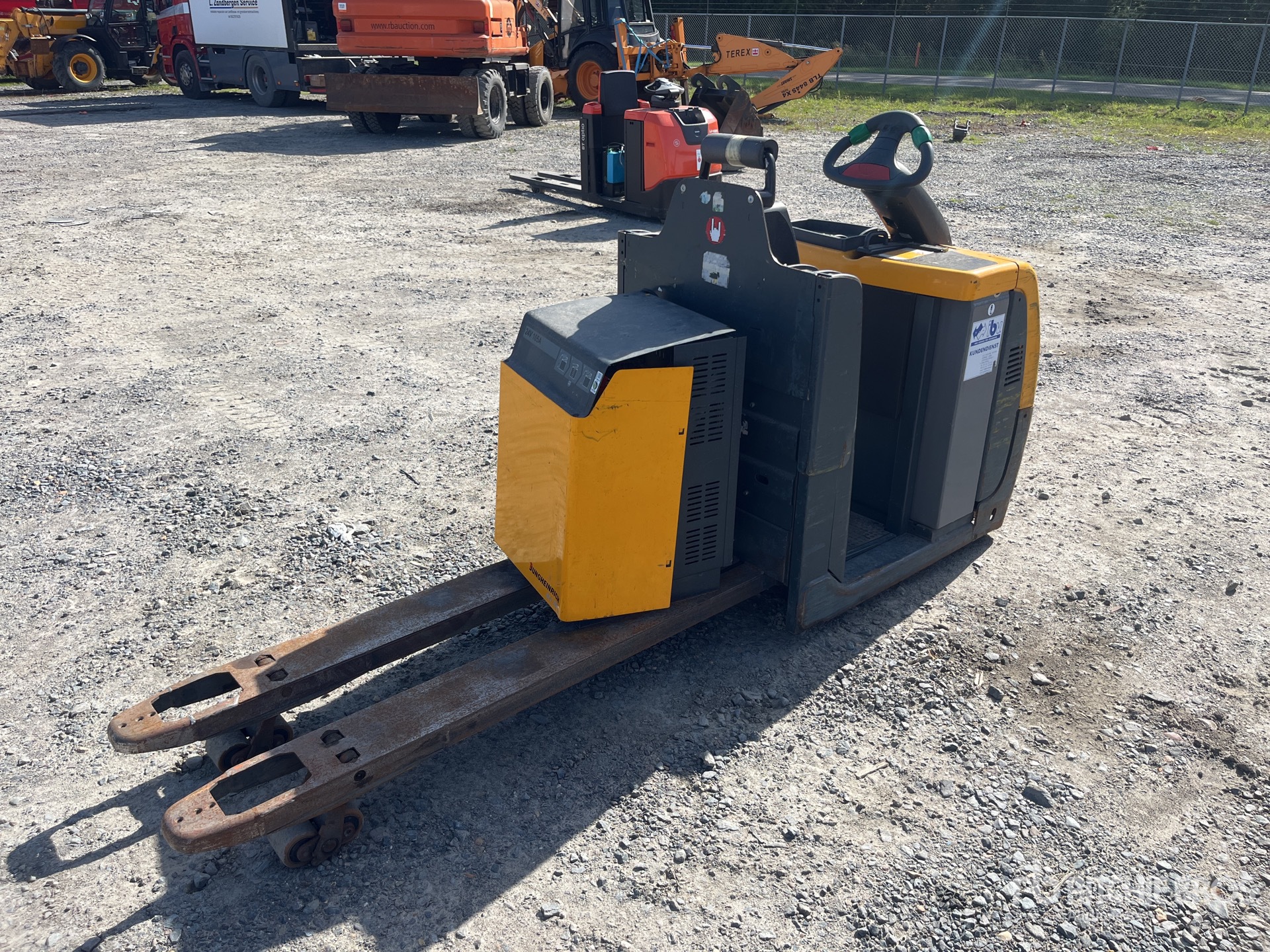 Photo of 2007 Jungheinrich ECE 225