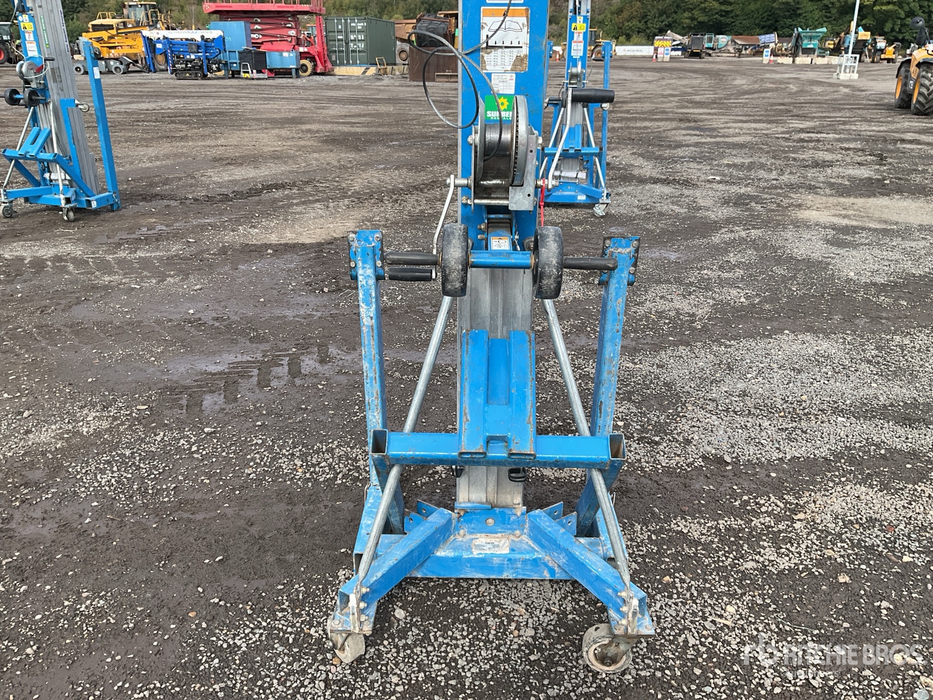 2014 Genie SLA10