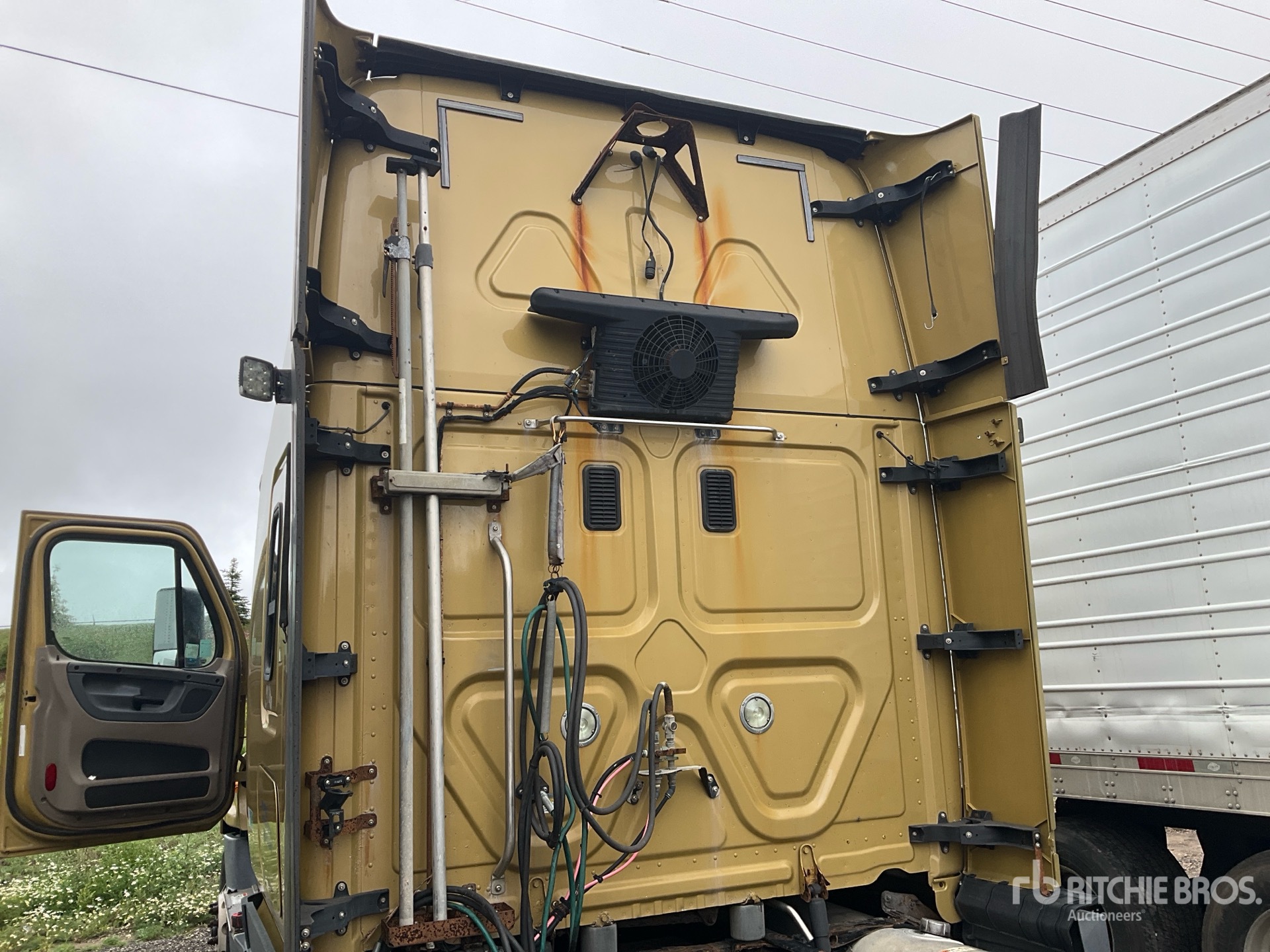 2016 Freightliner CASCADIA 125