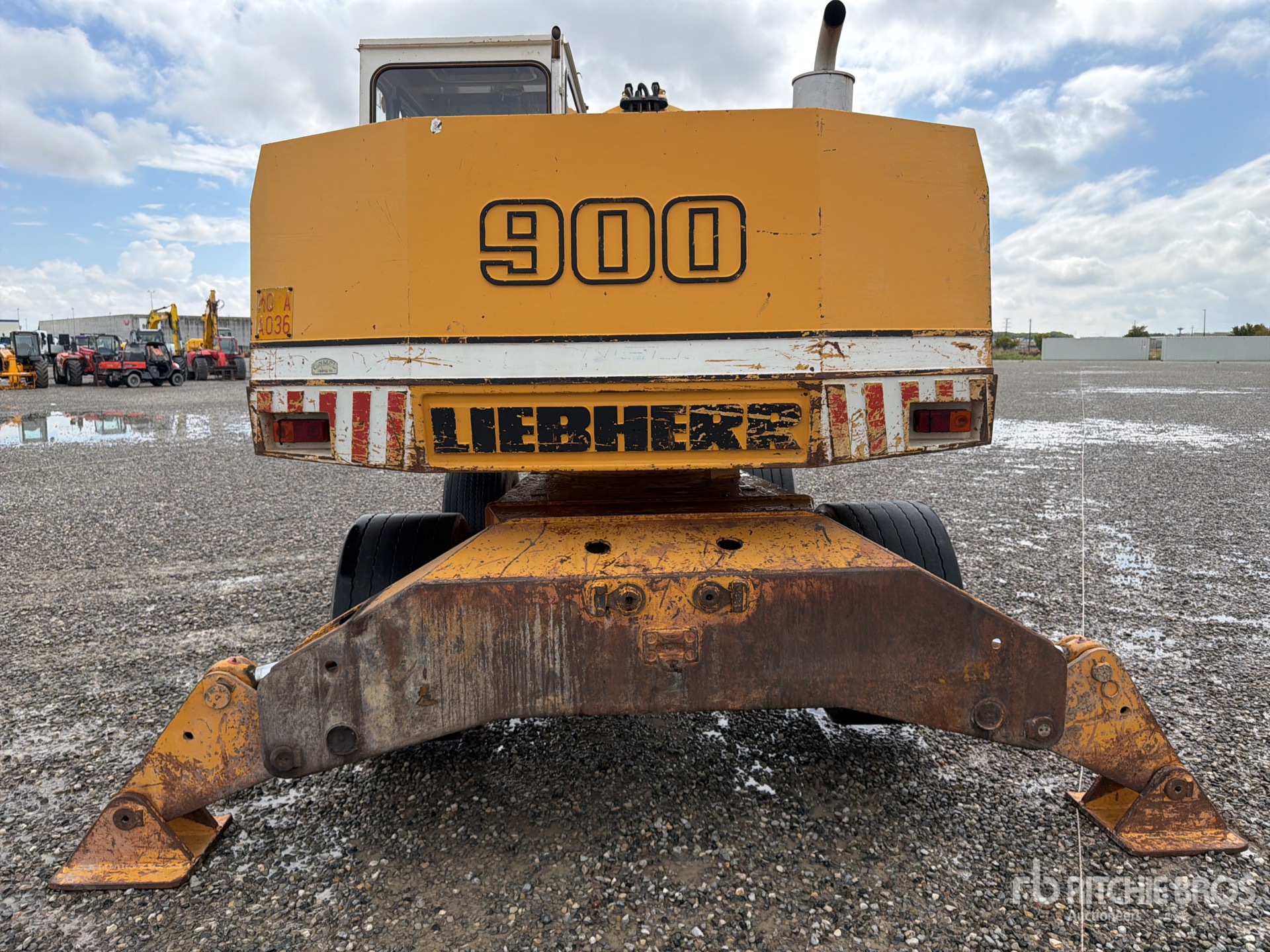 1988 Liebherr A900B