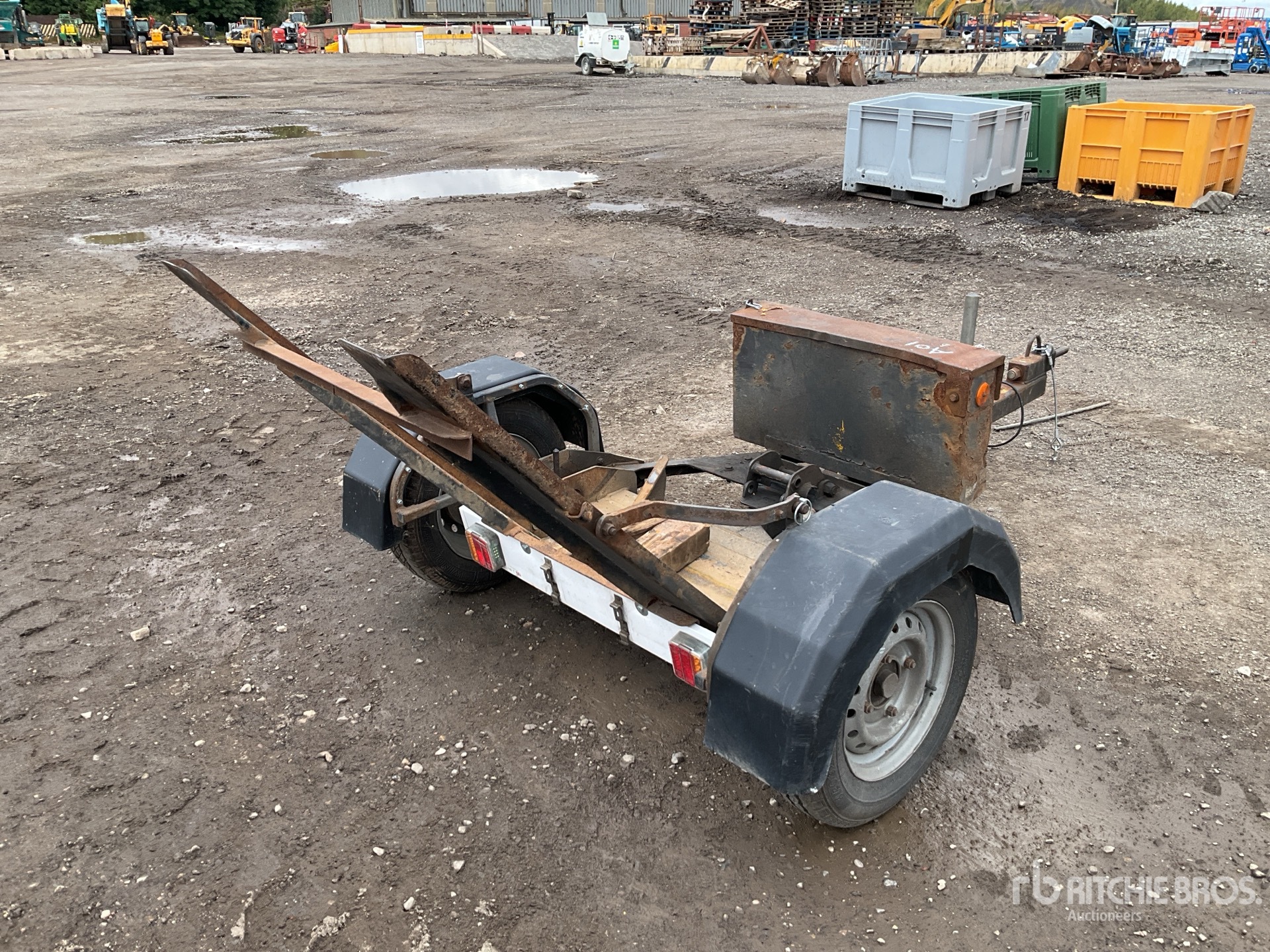 General Appearance with Picture, Right Rear Corner