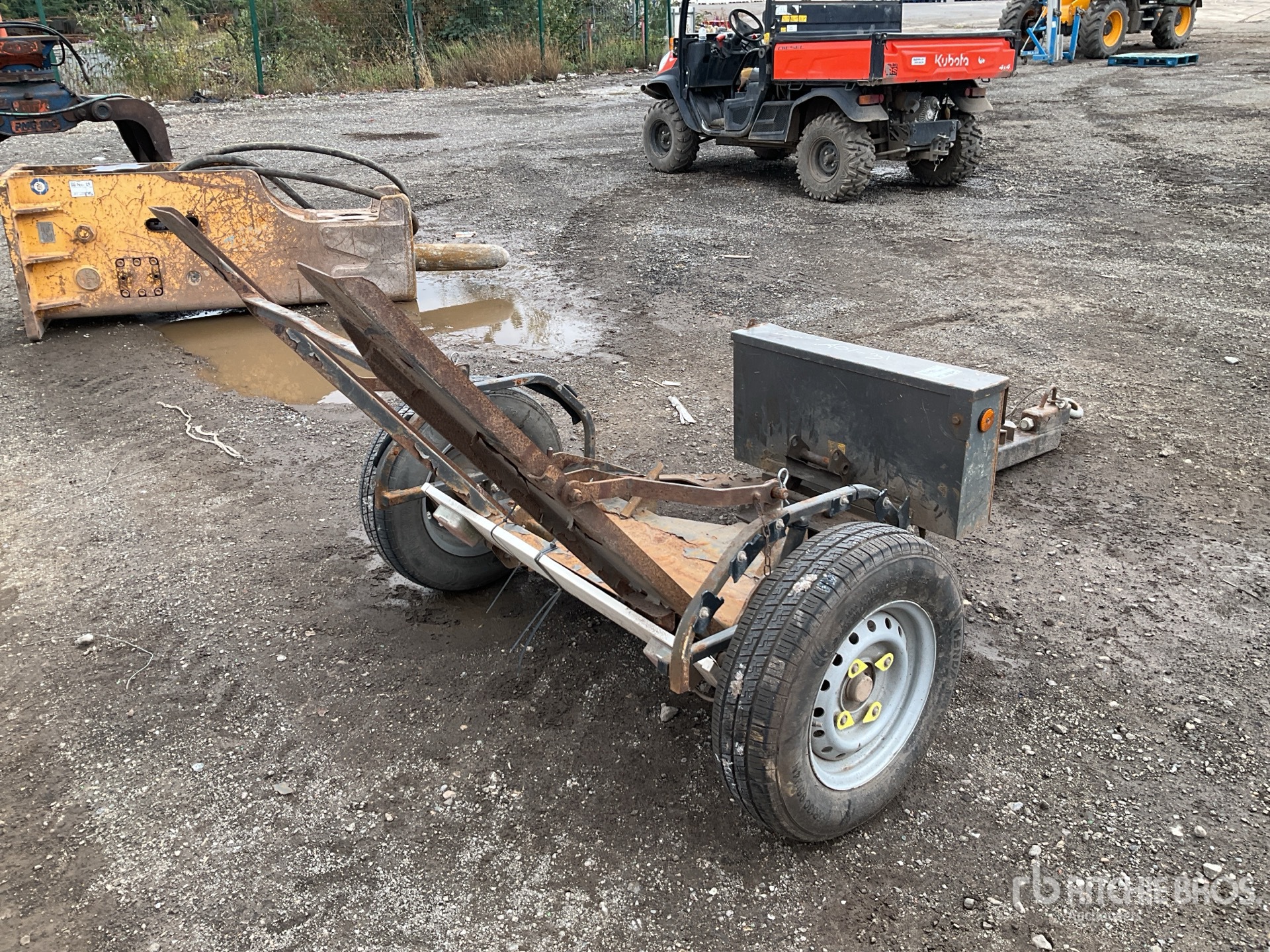 General Appearance with Picture, Right Rear Corner
