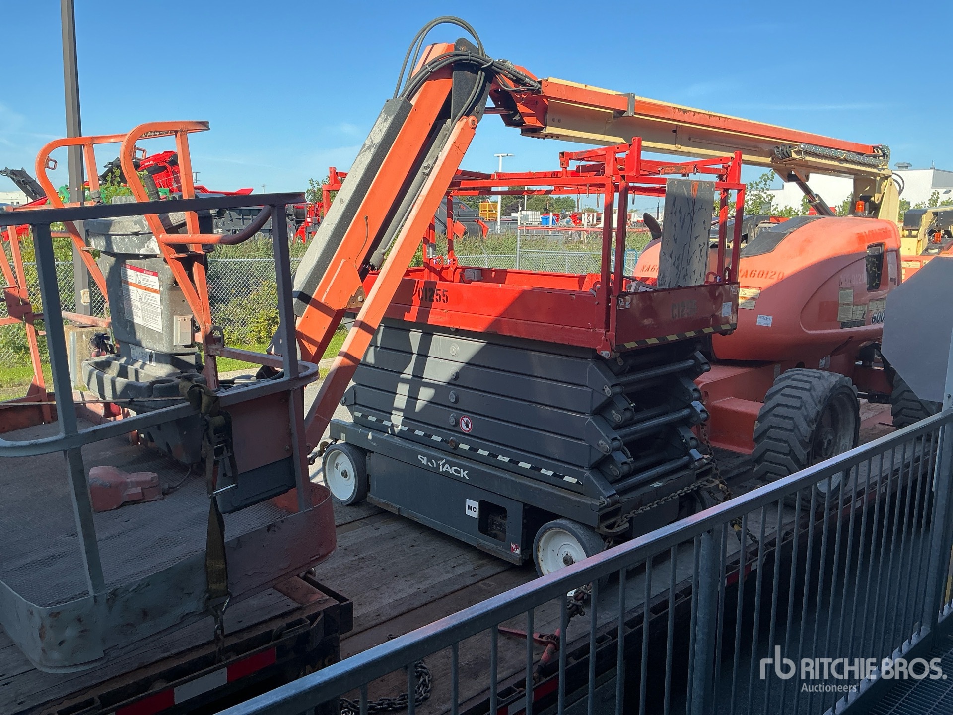 2016 JLG 600AJ