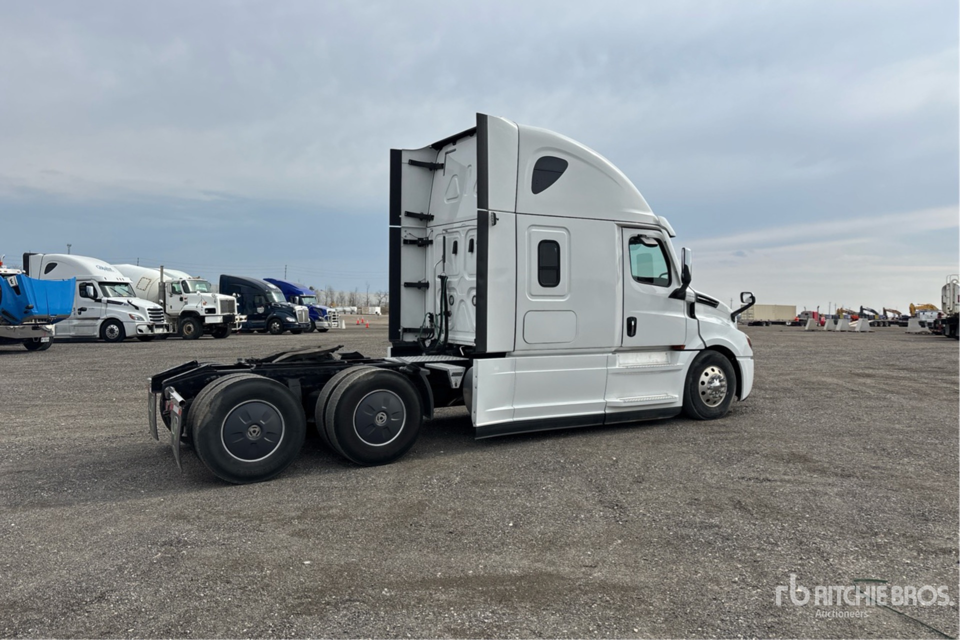 2021 Freightliner CASCADIA 126