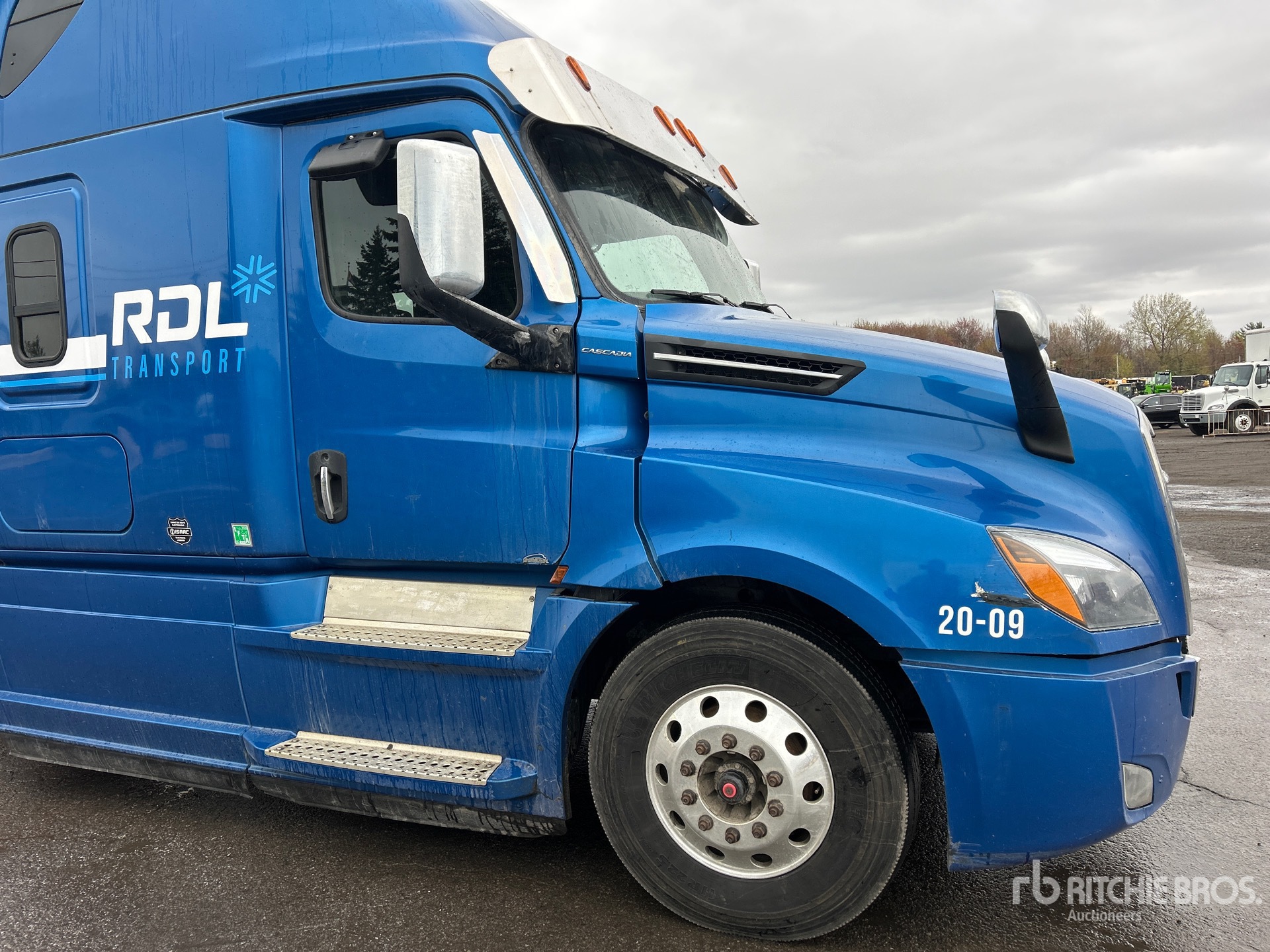 2020 Freightliner CASCADIA 126