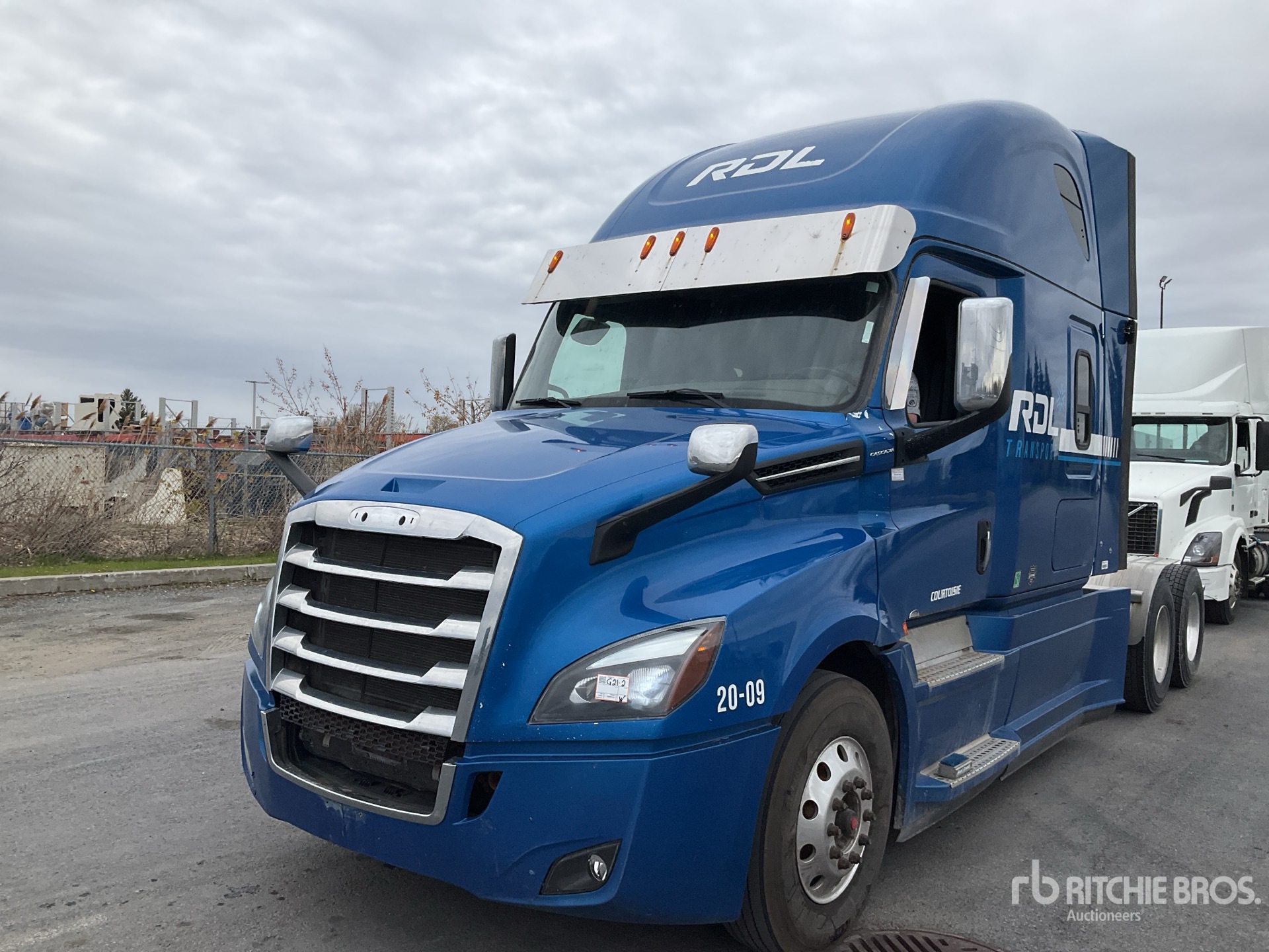 2020 Freightliner CASCADIA 126