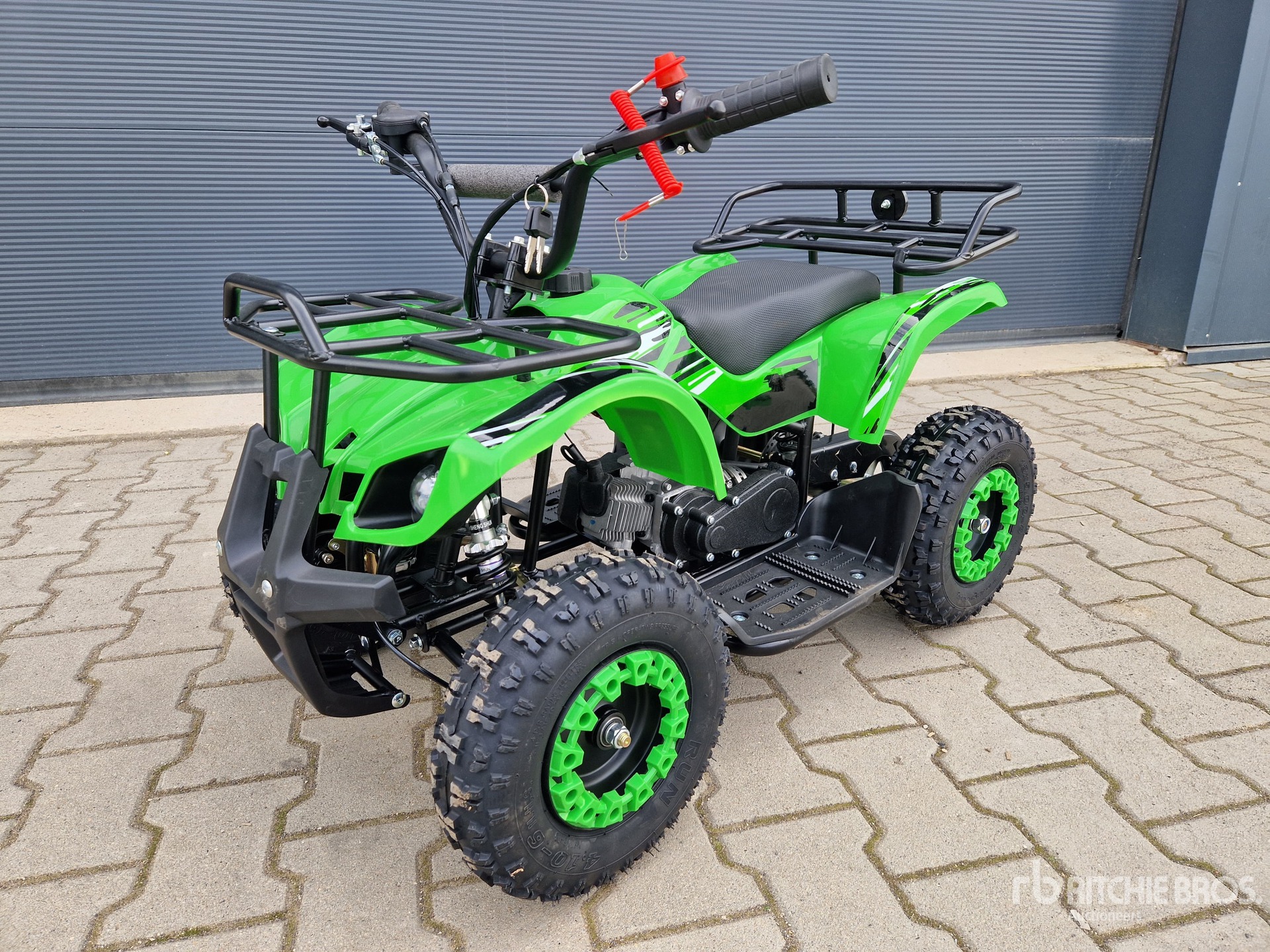 General Appearance with Picture, Left Front Corner