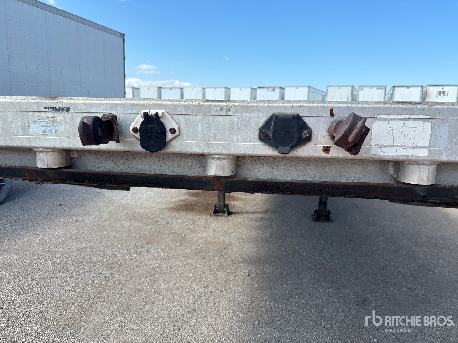 2009 East 48 FT T/A SPREAD AXLE