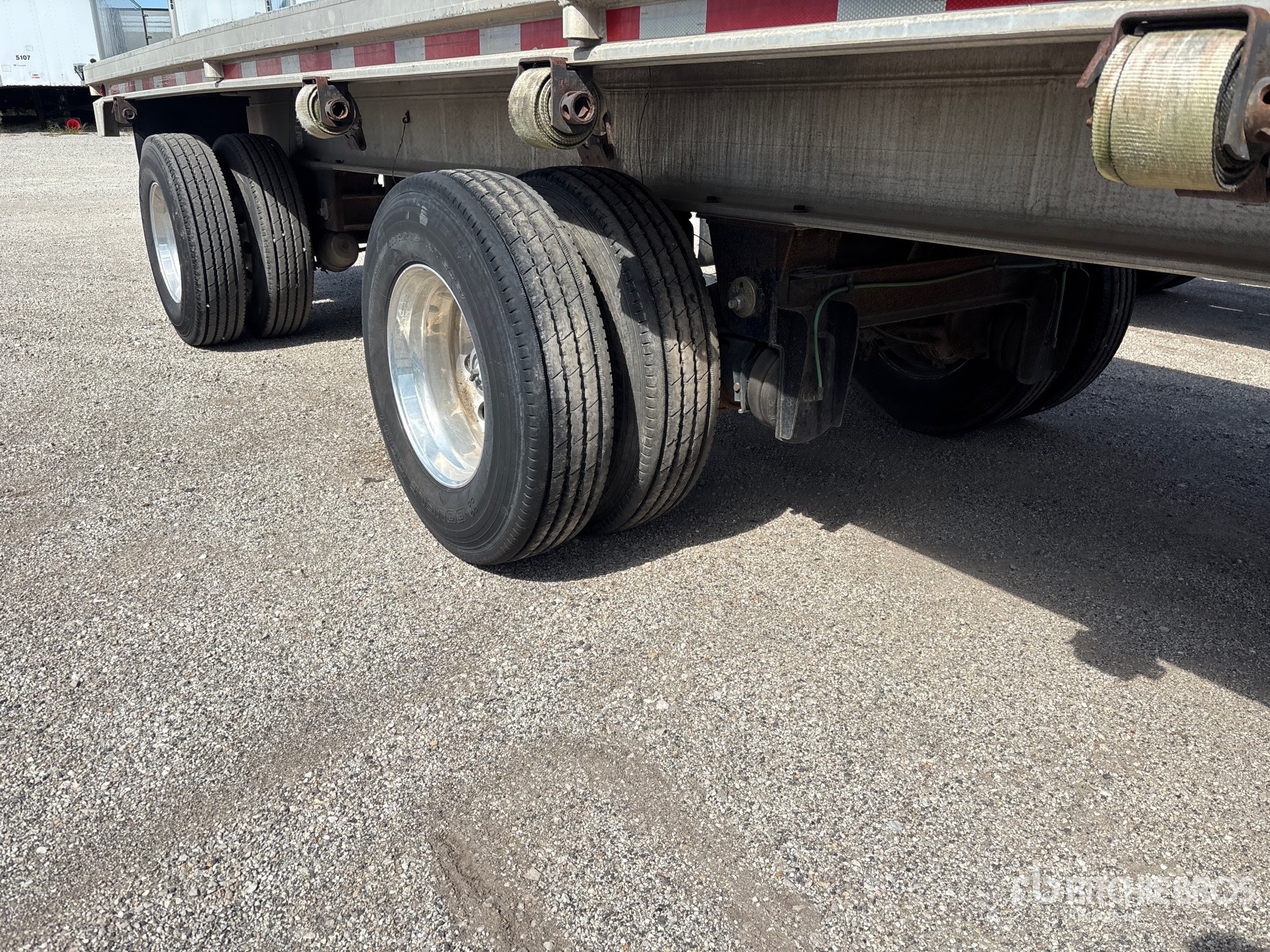 2009 East 48 FT T/A SPREAD AXLE