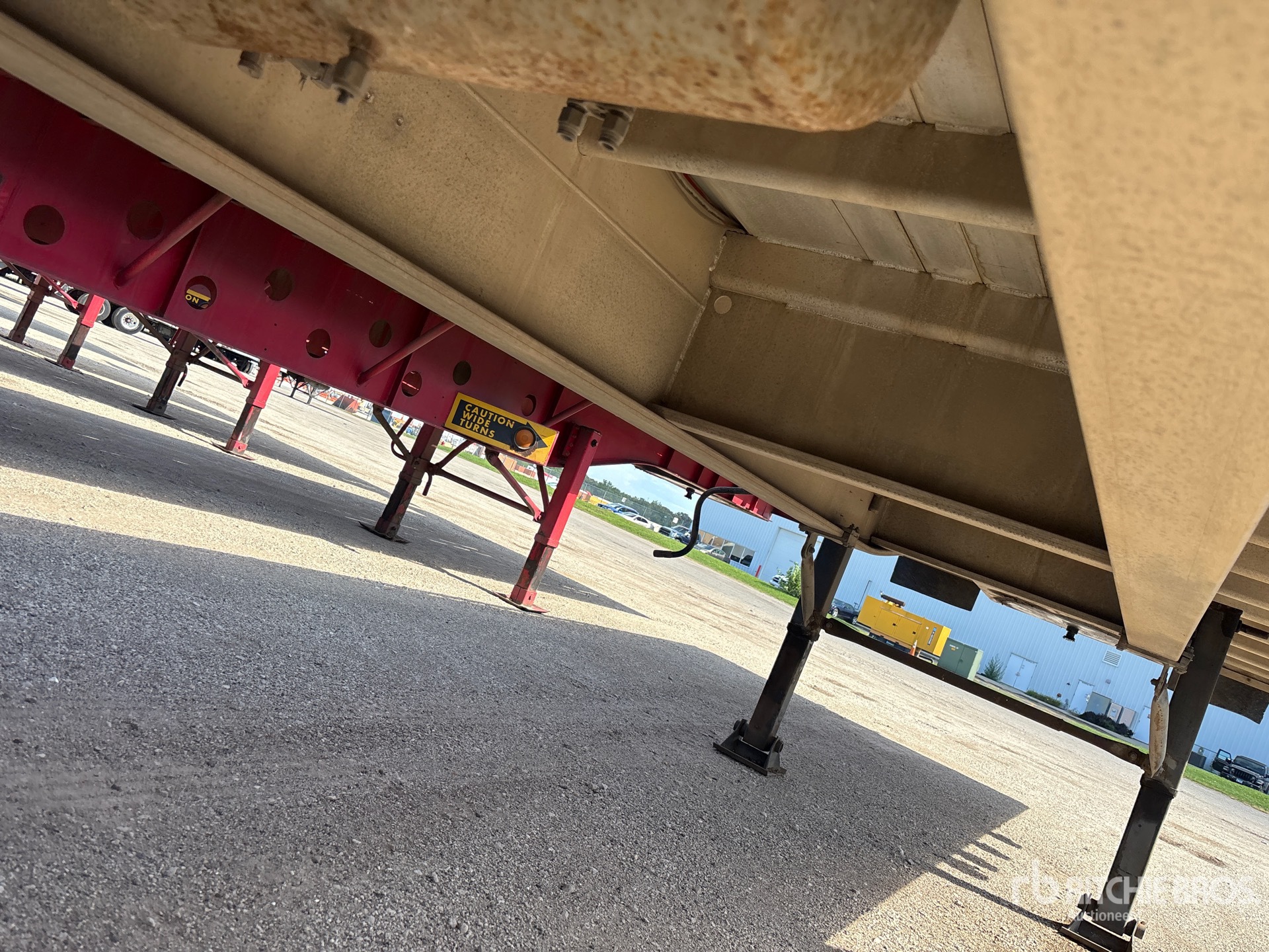 2009 East 48 FT T/A SPREAD AXLE