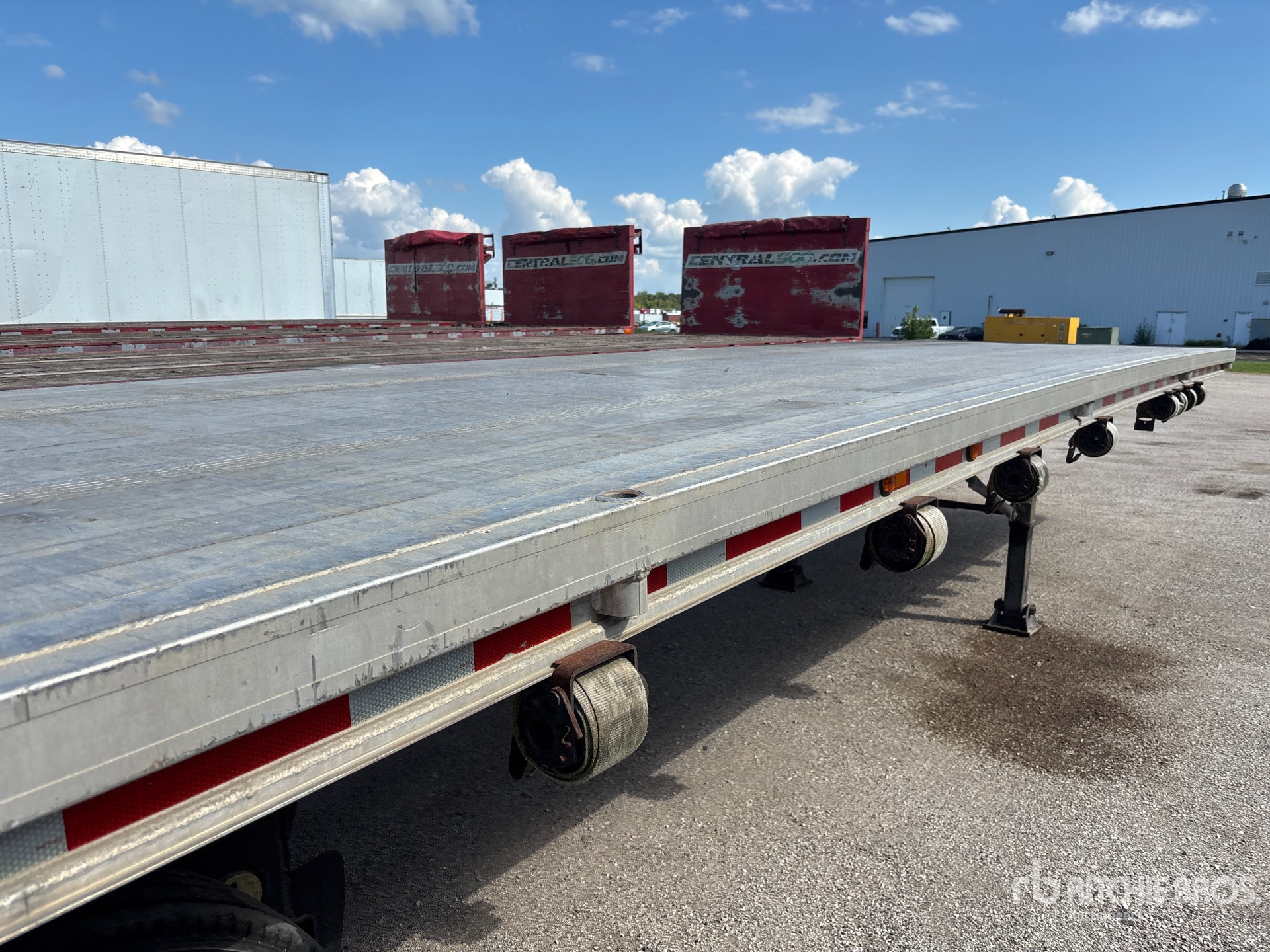 2009 East 48 FT T/A SPREAD AXLE