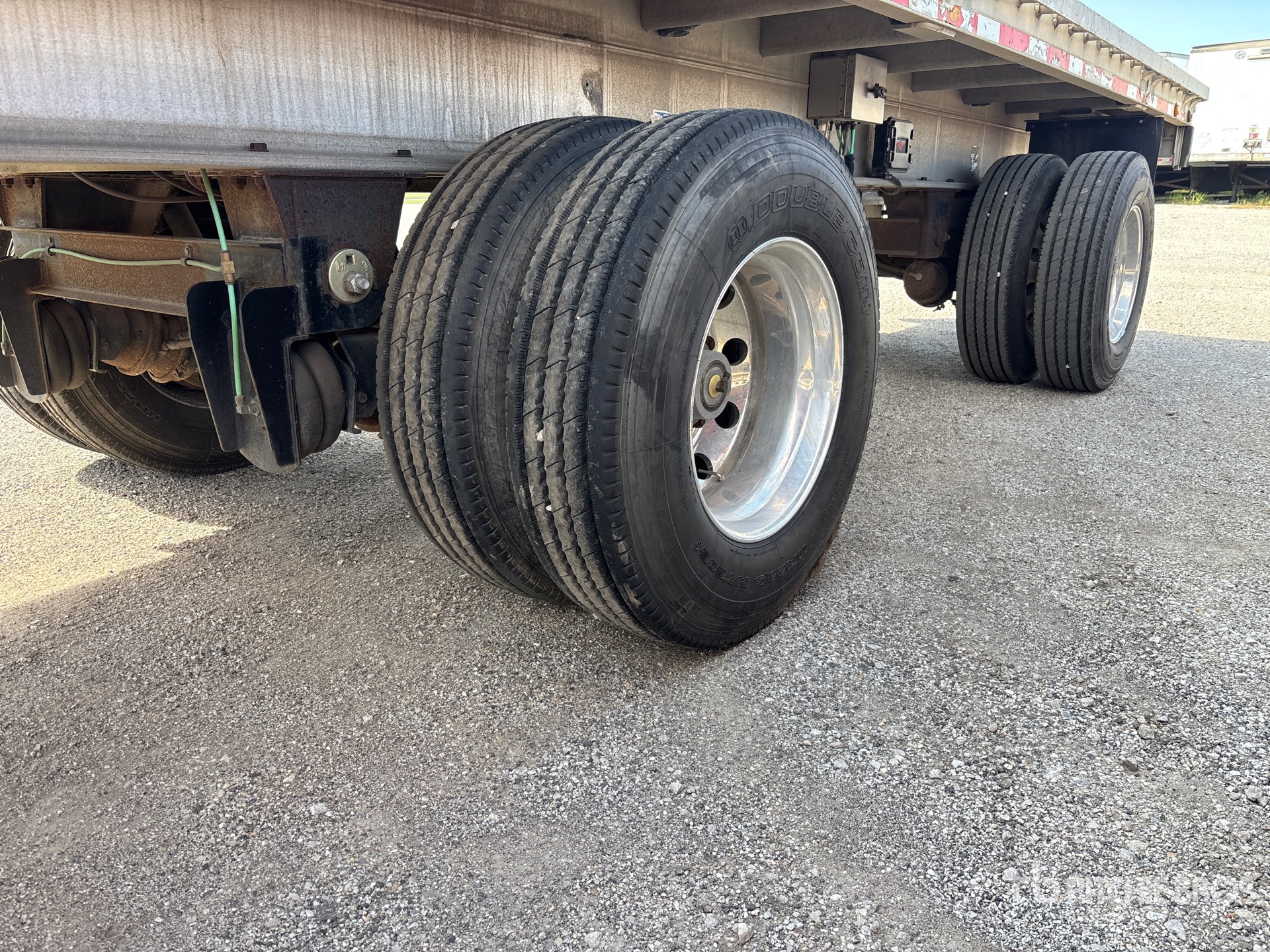 2009 East 48 FT T/A SPREAD AXLE