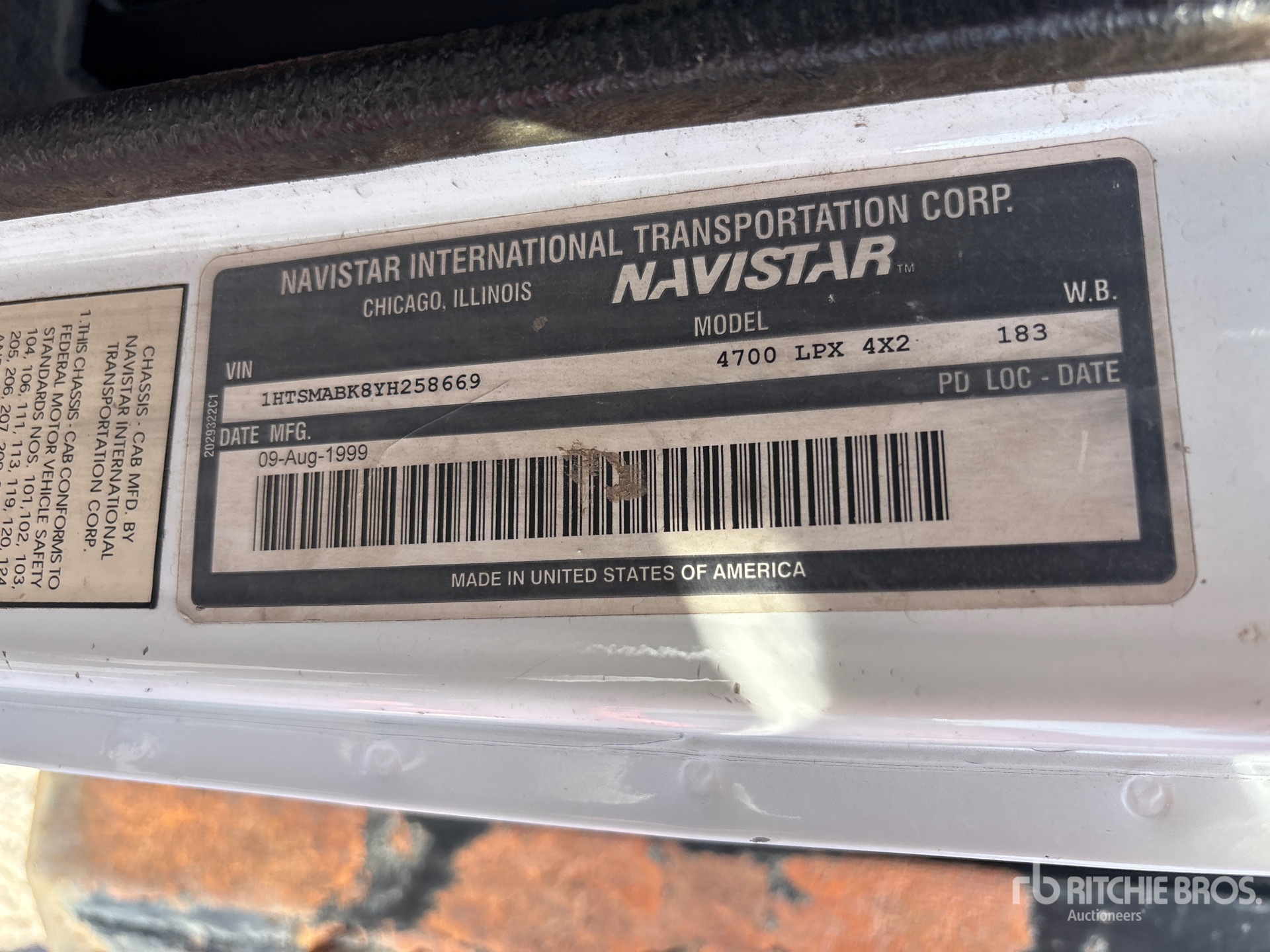 2000 International 4700 LPX