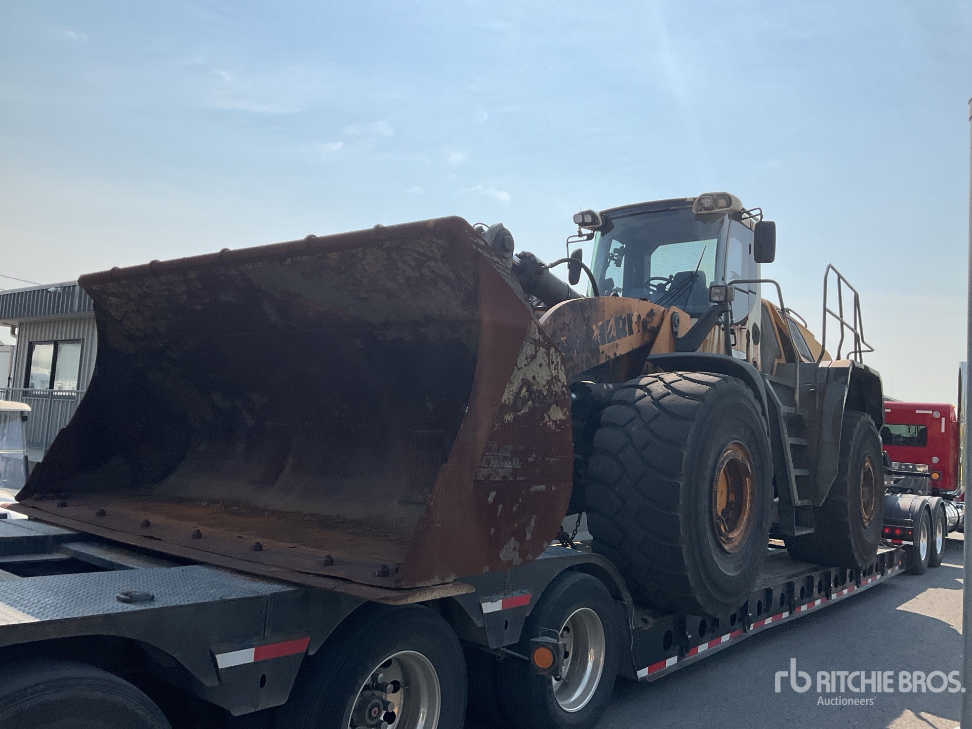 2013 Liebherr L586