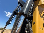 Hydraulics with Blade Lift Cylinders