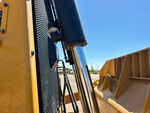 Hydraulics with Blade Lift Cylinders