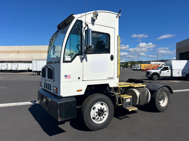2017 Autocar 4x2 Spotter Truck