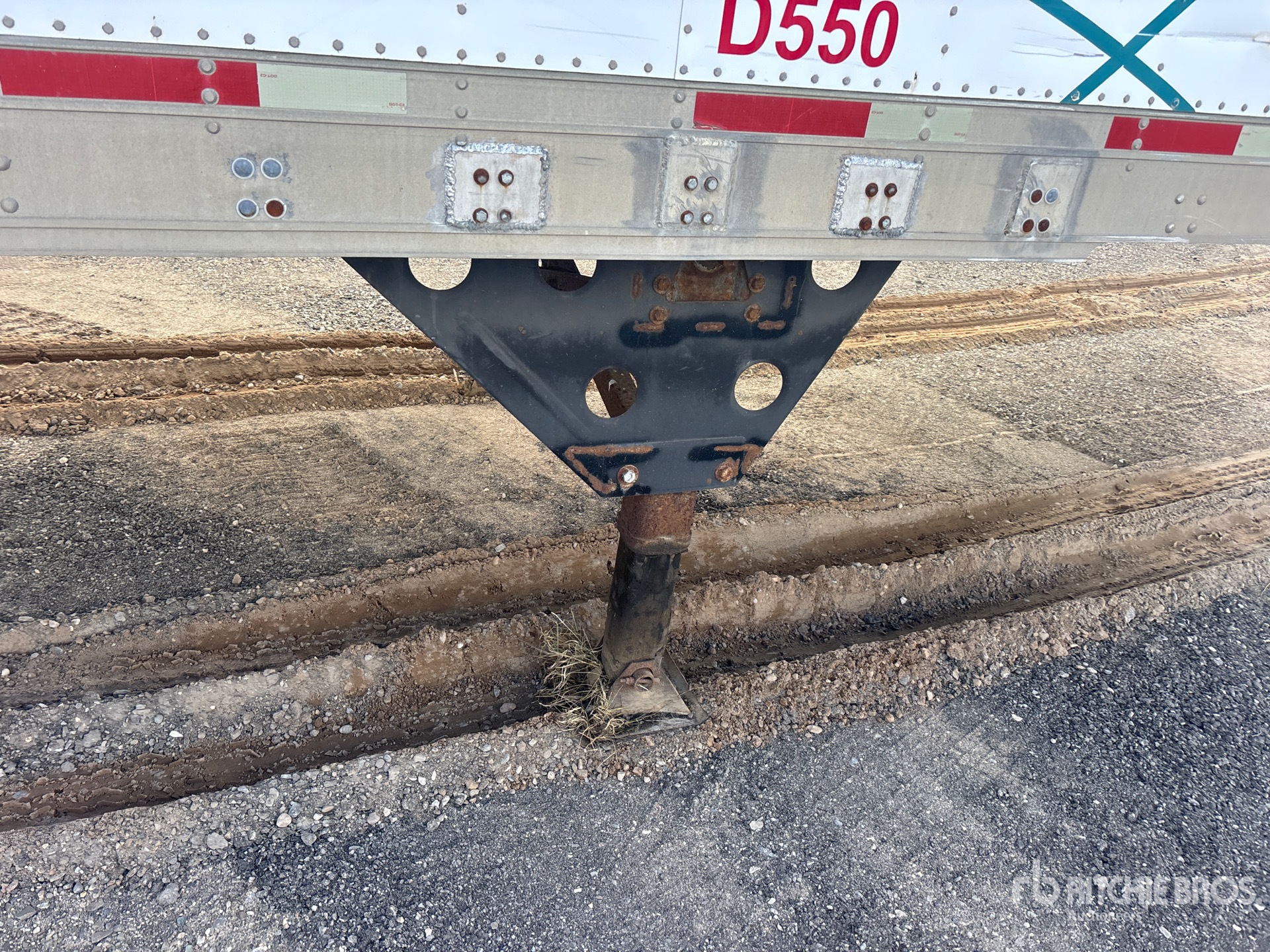 2005 Utility 53 FT X 102 IN TRI/A (INOPERABLE)