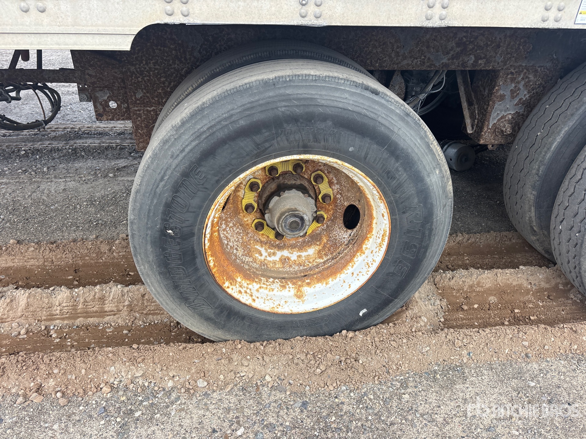 2005 Utility 53 FT X 102 IN TRI/A (INOPERABLE)