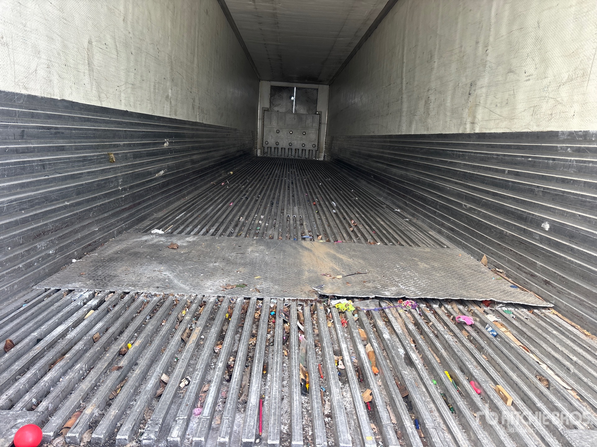 2005 Utility 53 FT X 102 IN TRI/A (INOPERABLE)
