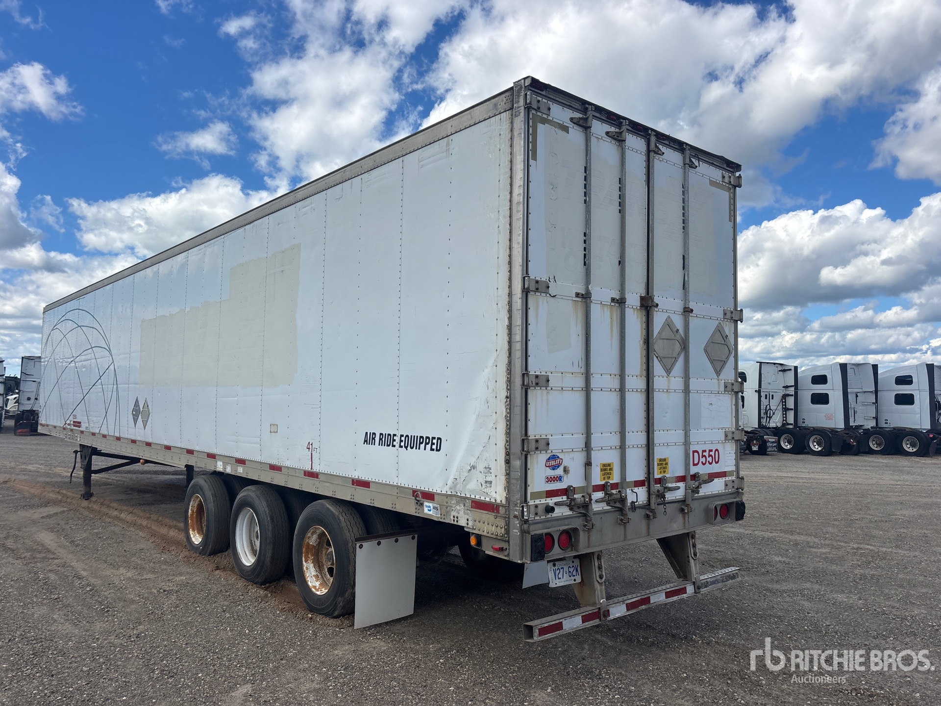 2005 Utility 53 FT X 102 IN TRI/A (INOPERABLE)