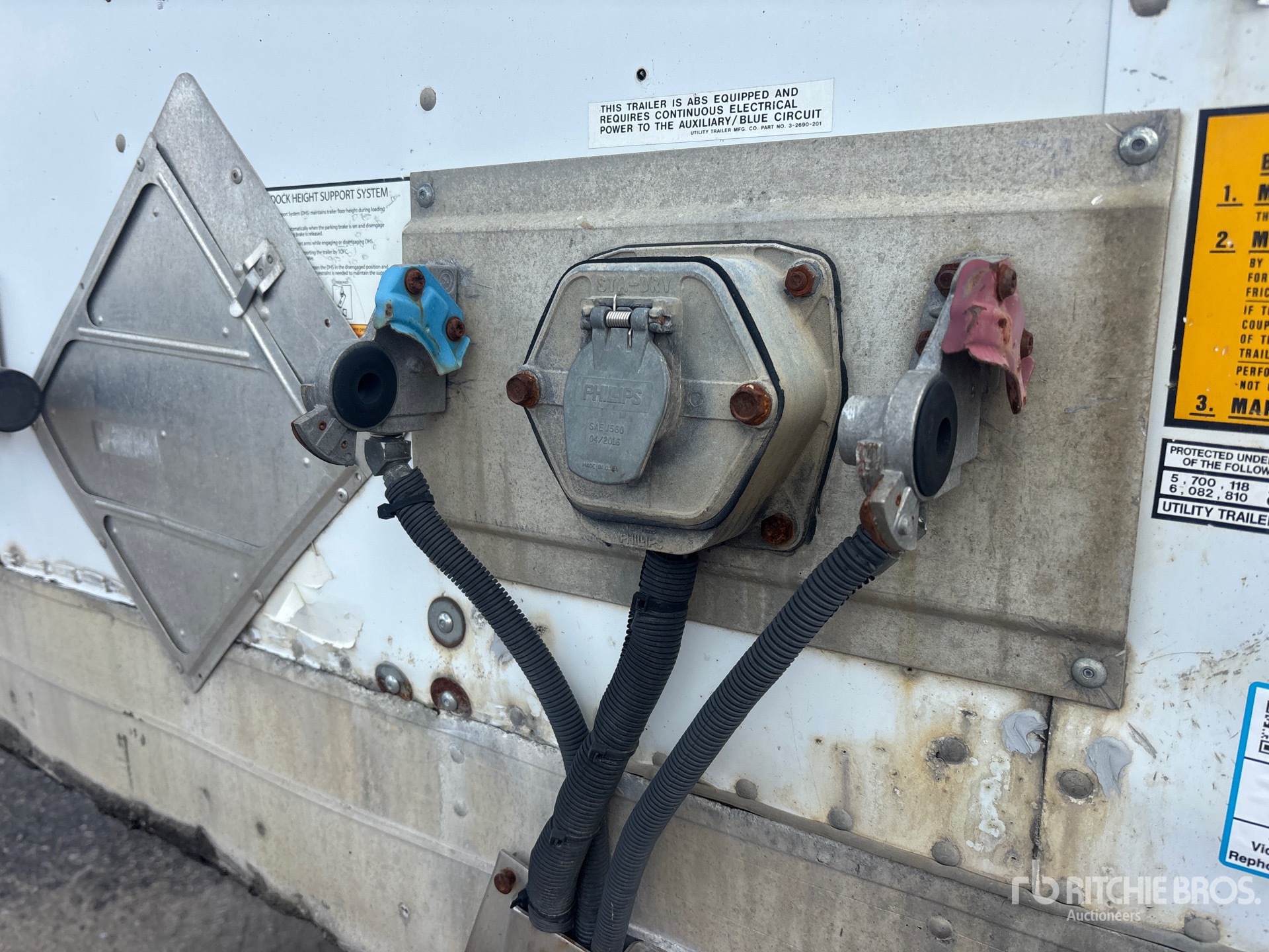 2005 Utility 53 FT X 102 IN TRI/A (INOPERABLE)
