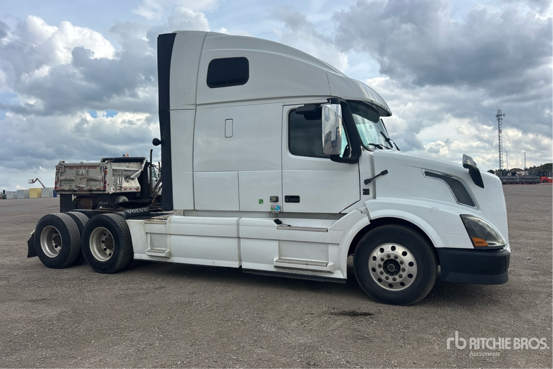 2016 Volvo VNL