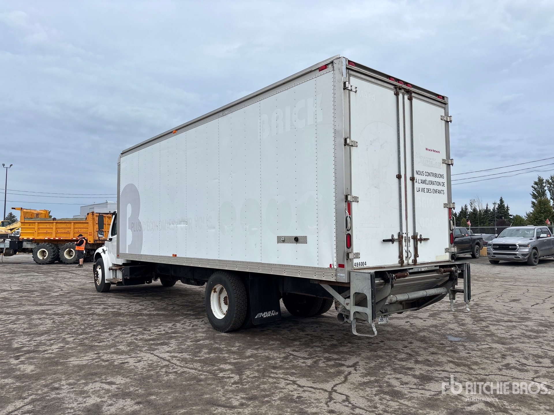 2016 Freightliner M2 106