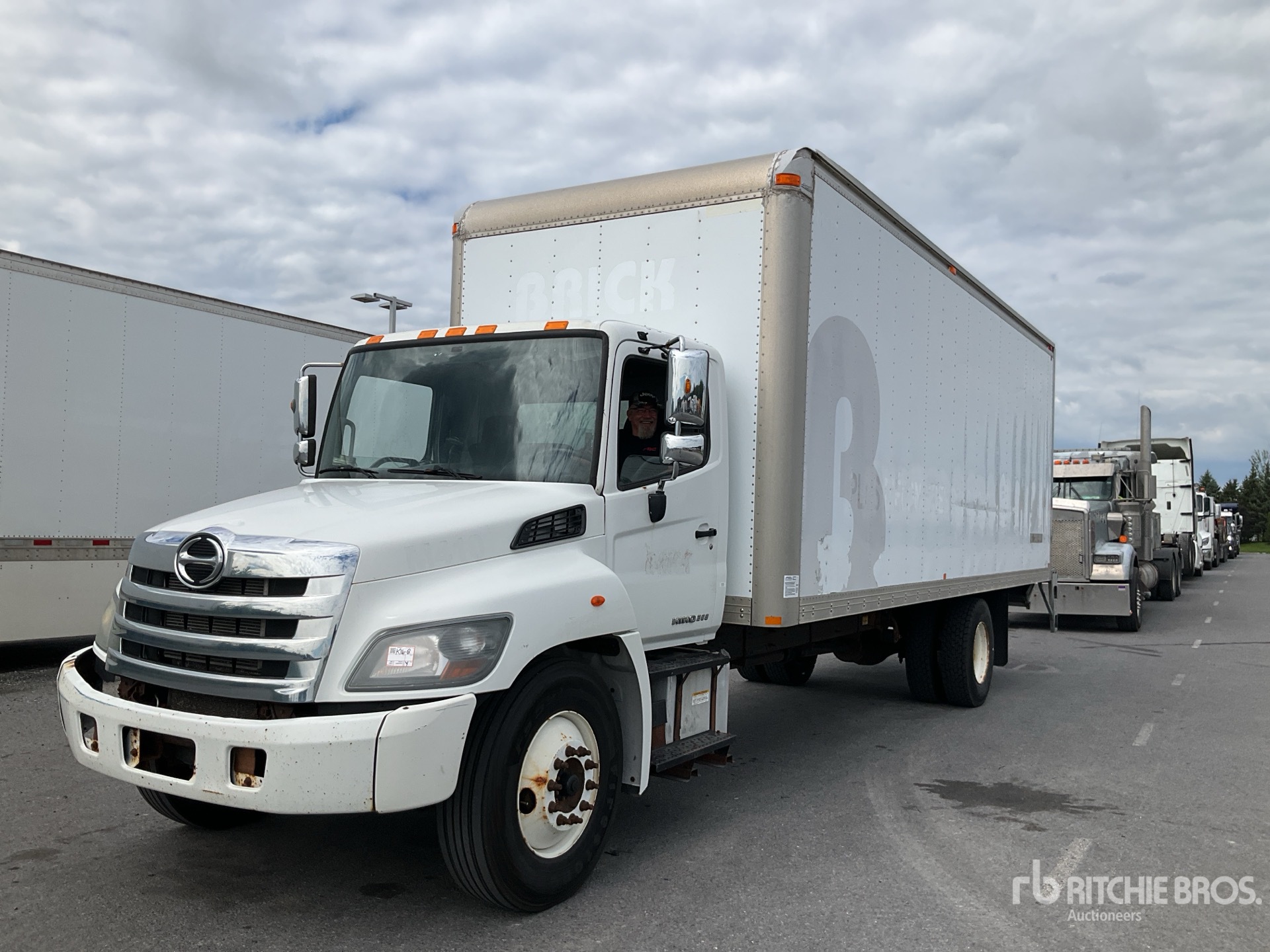Photo of 2016 Hino 268