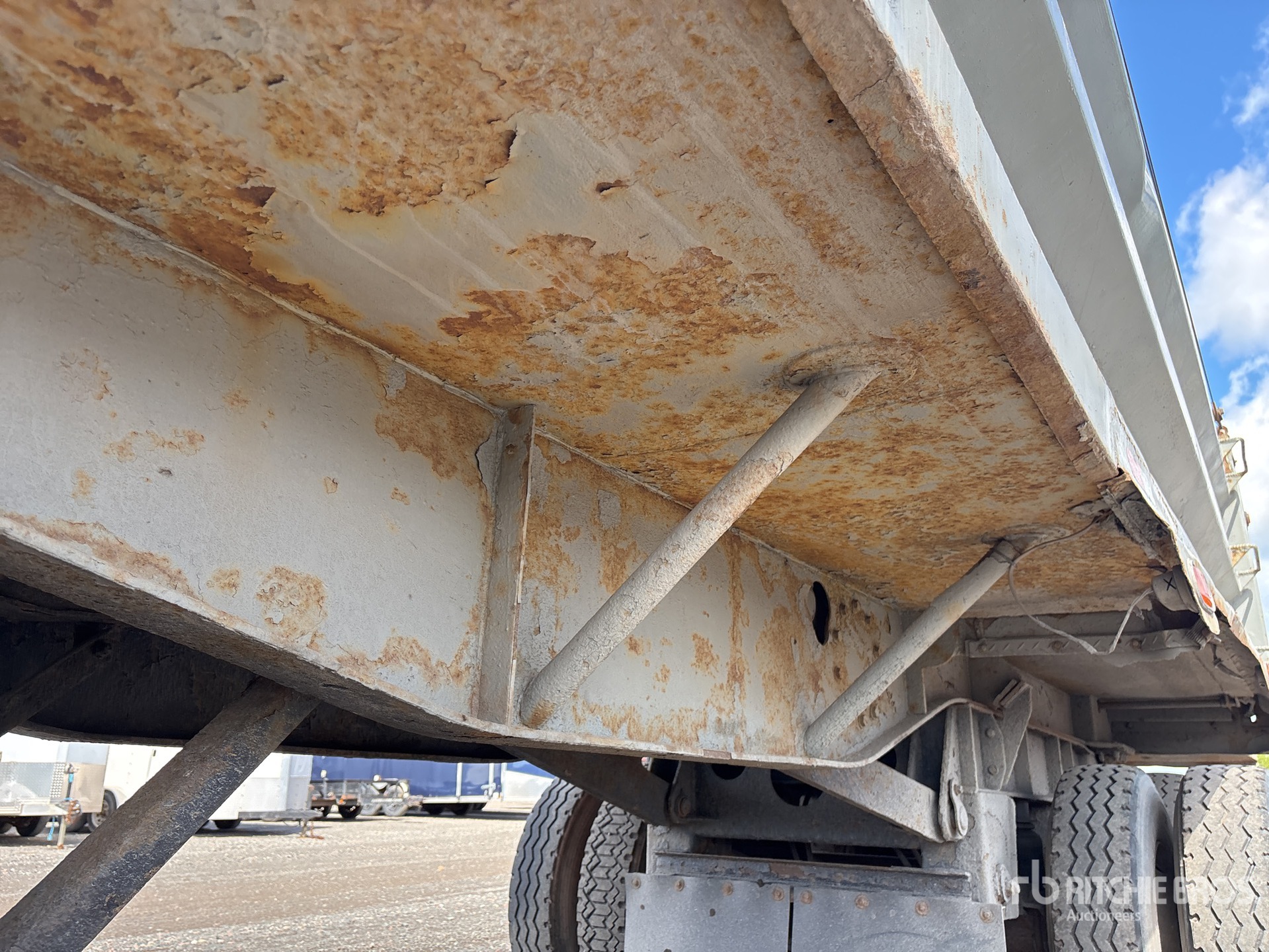 2003 Midland SK2400
