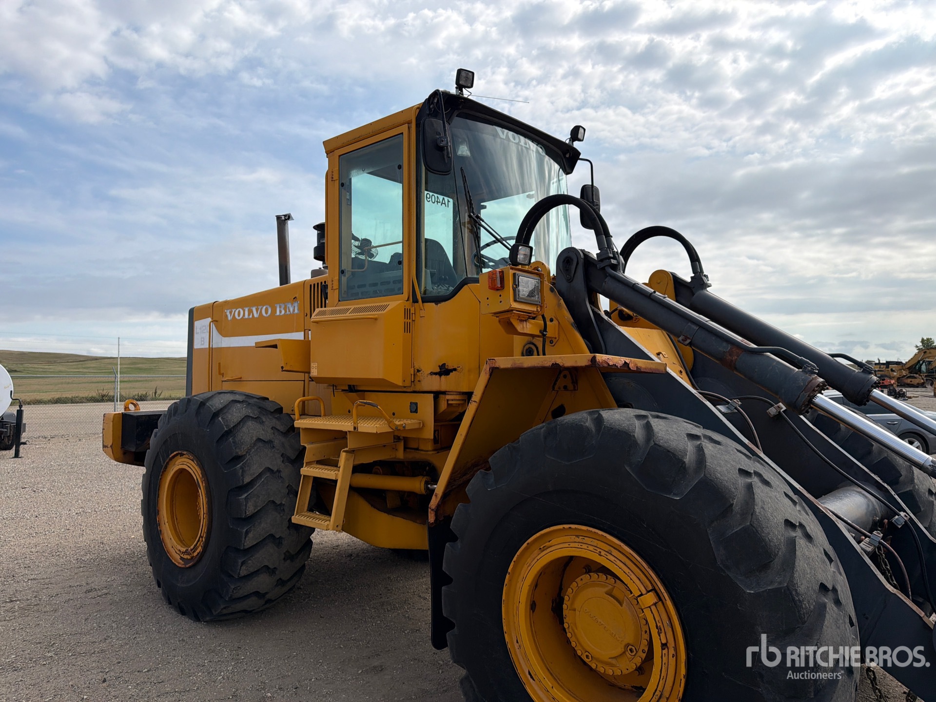 1994 Volvo L-120