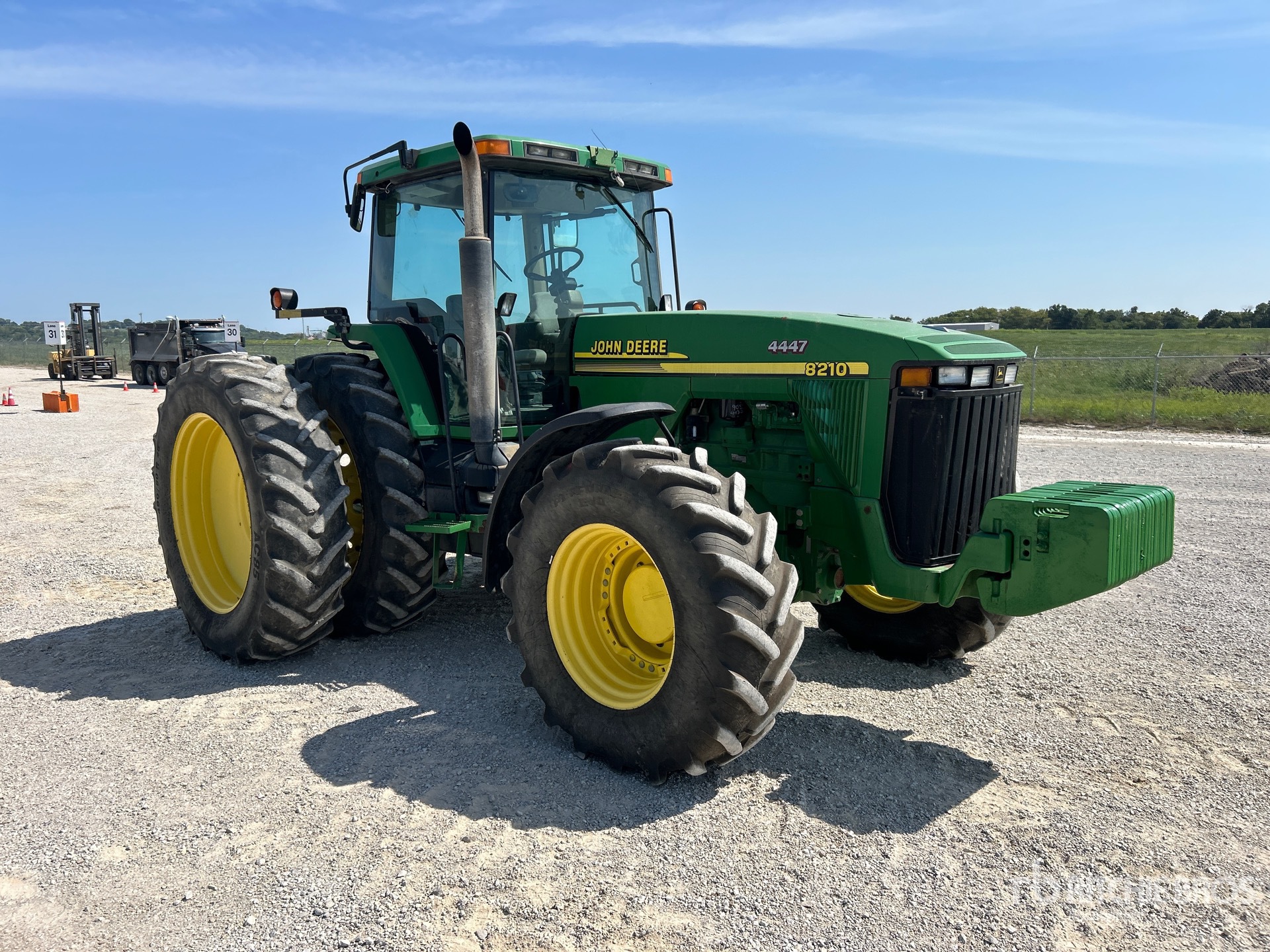 2001 John Deere 8210