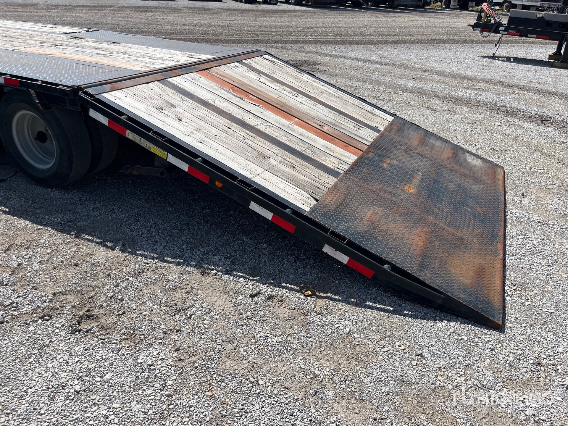 2018 Load Trail 32 FT T/A GOOSENECK